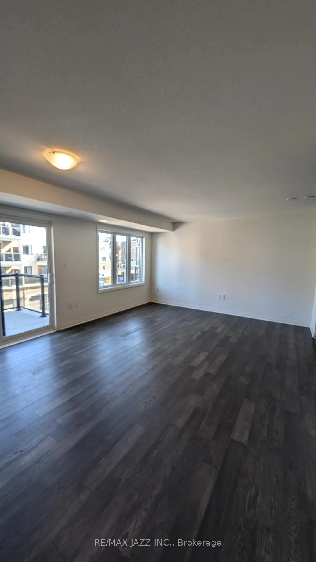 Photo 6 of Unit D, 22 Lookout Drive, Clarington, Bowmanville — HOMEH
