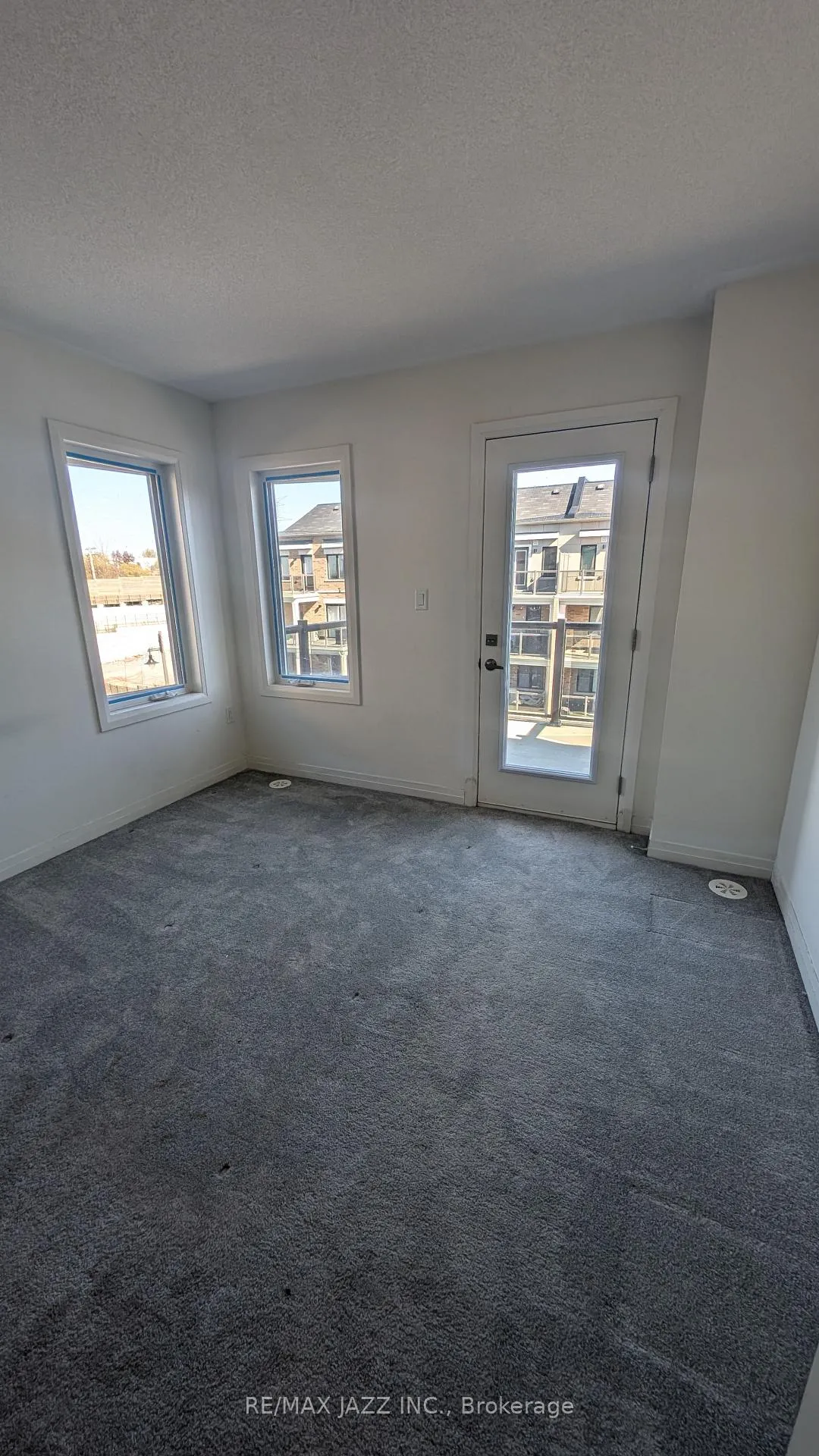 Photo 9 of Unit D, 22 Lookout Drive, Clarington, Bowmanville — HOMEH