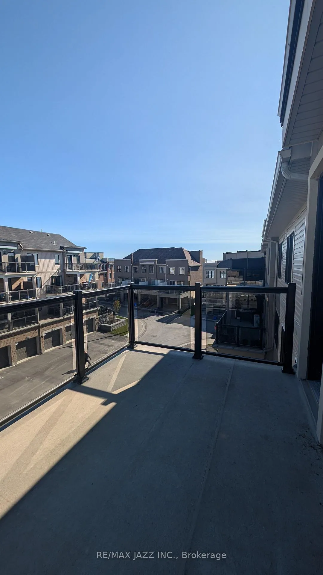 Photo 10 of Unit D, 22 Lookout Drive, Clarington, Bowmanville — HOMEH