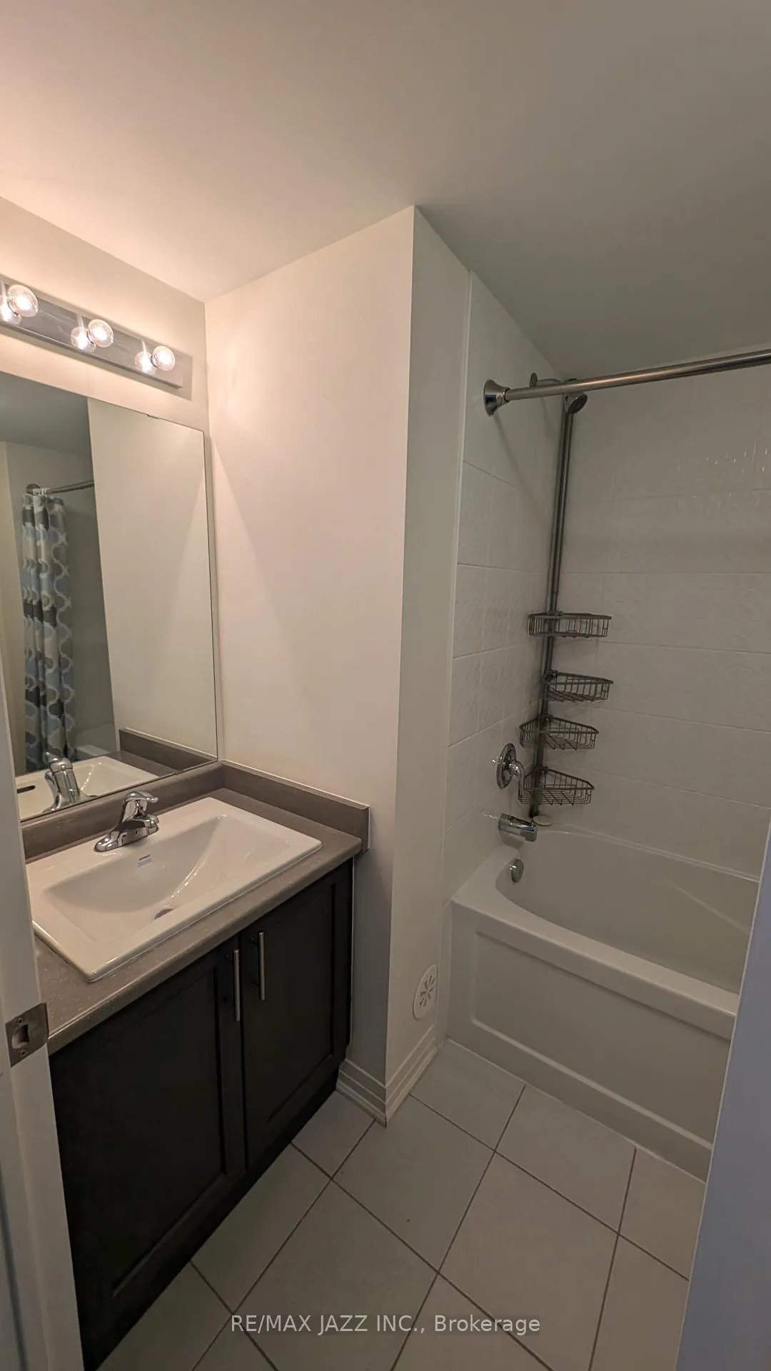 Photo 11 of Unit D, 22 Lookout Drive, Clarington, Bowmanville — HOMEH