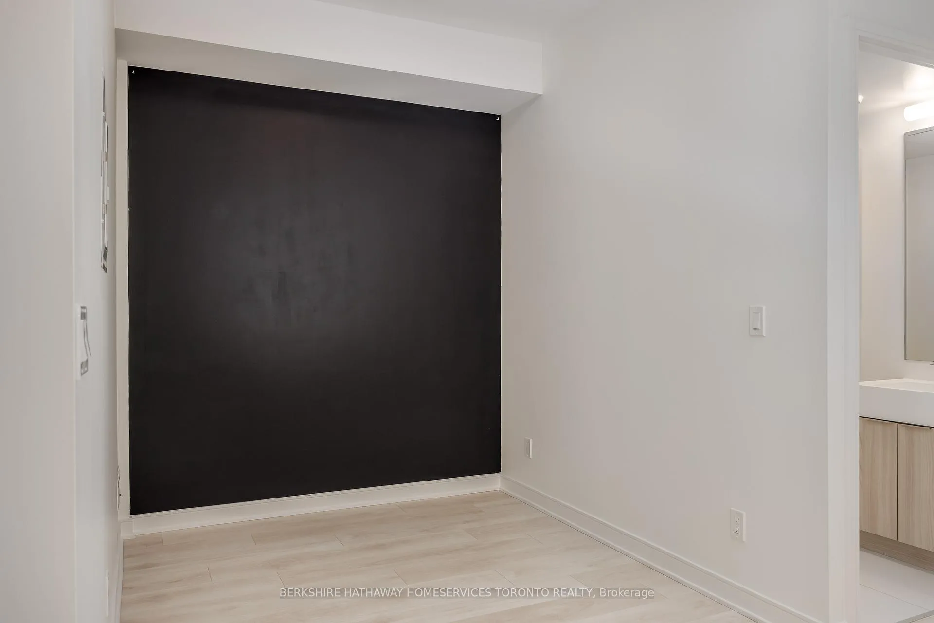 Photo 4 of Unit S316, 35 Rolling Mills Road, Toronto, Waterfront Communities — HOMEH
