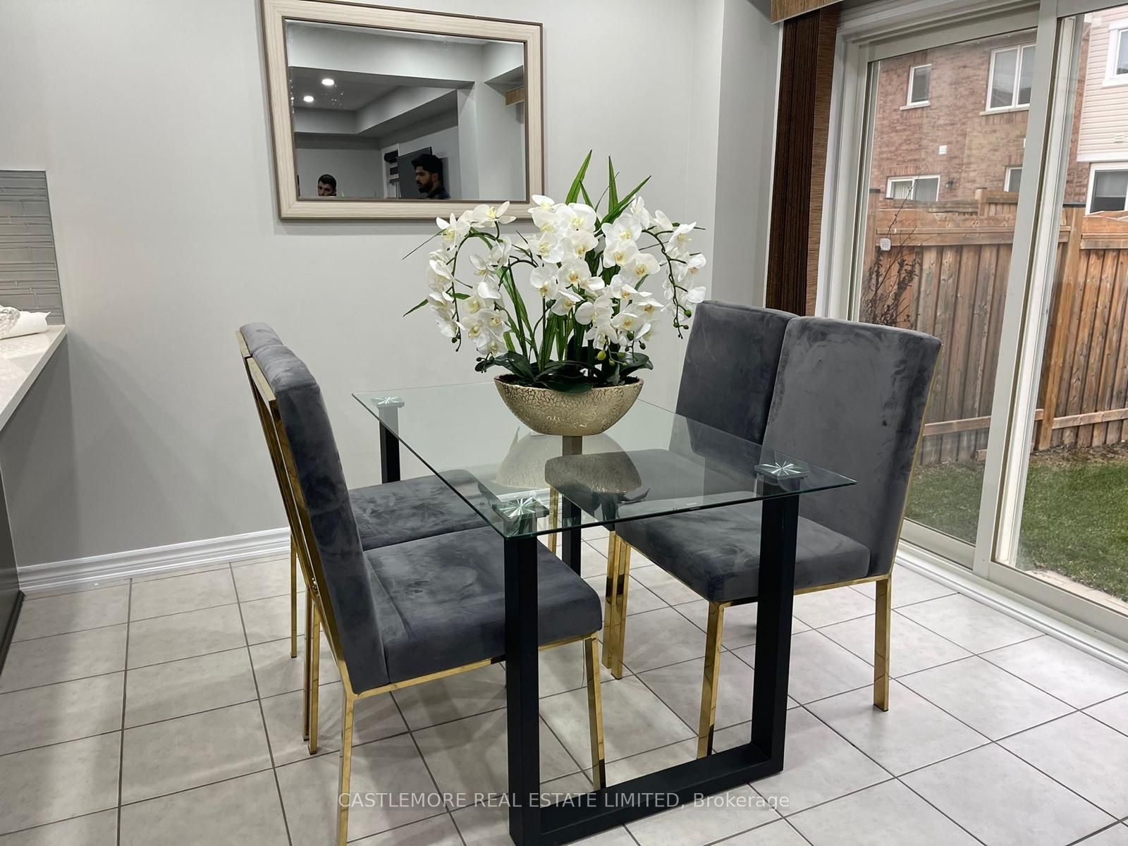 Photo 6 of 11 Bannister Crescent, Brampton, Northwest Brampton — HOMEH