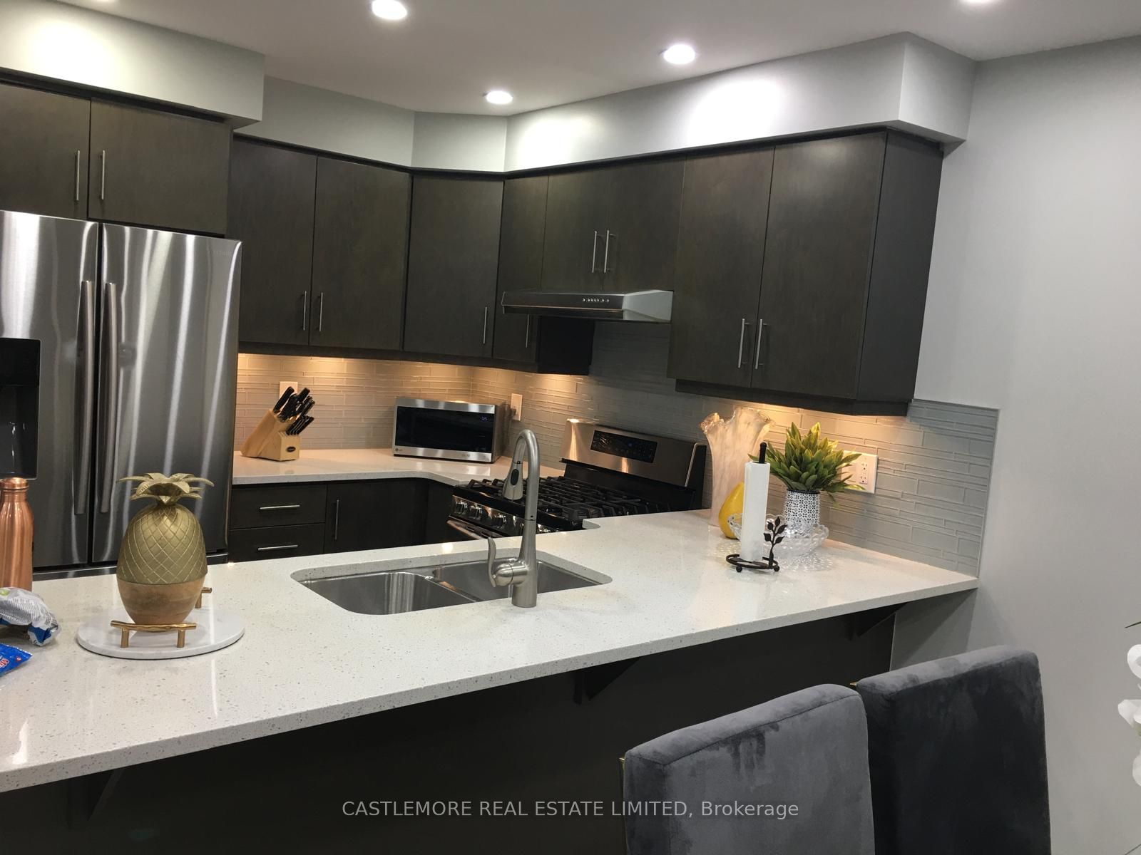 Photo 4 of 11 Bannister Crescent, Brampton, Northwest Brampton — HOMEH