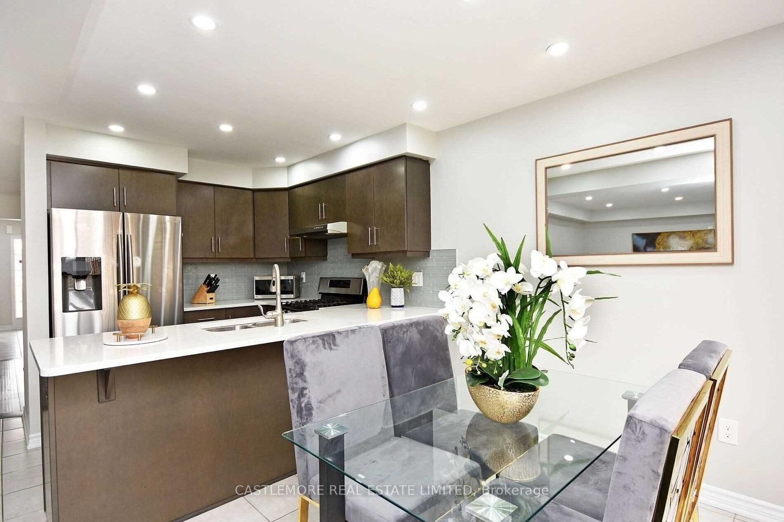 Photo 3 of 11 Bannister Crescent, Brampton, Northwest Brampton — HOMEH