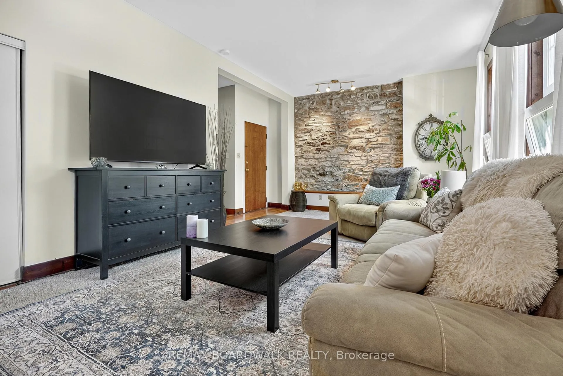 Photo 8 of Unit 6, 49 Mill Street, Carleton Place — HOMEH