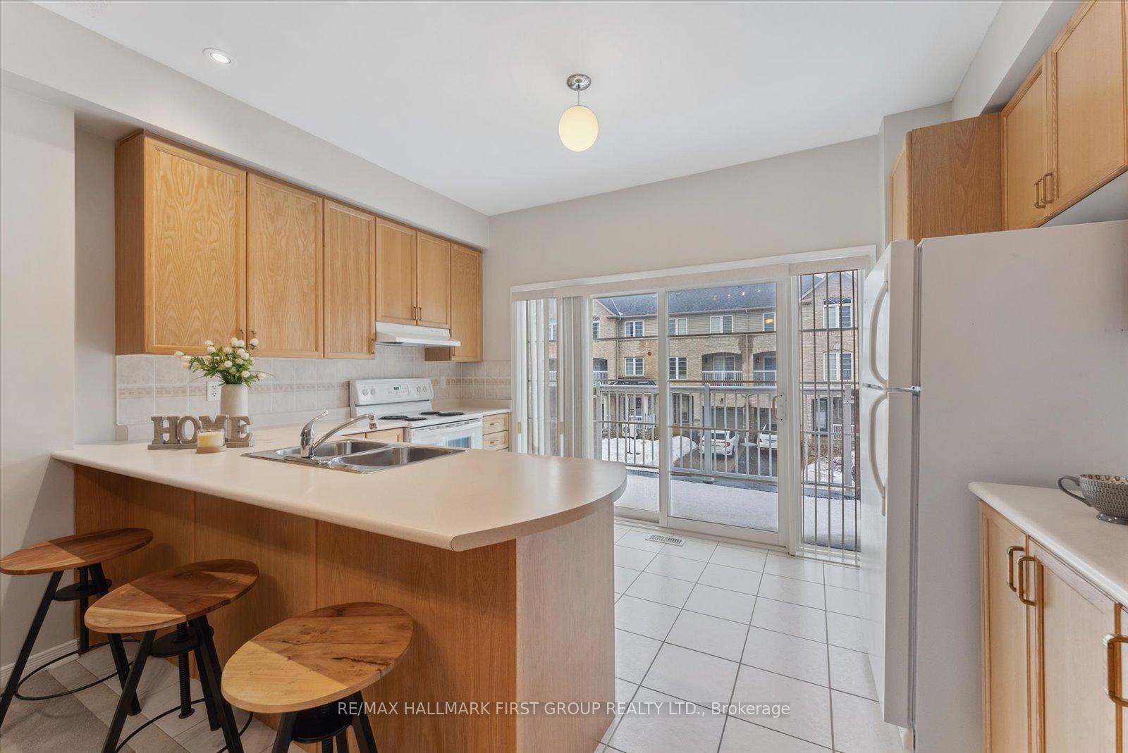 Photo 5 of 287 Monarch Avenue, Ajax, South West — HOMEH