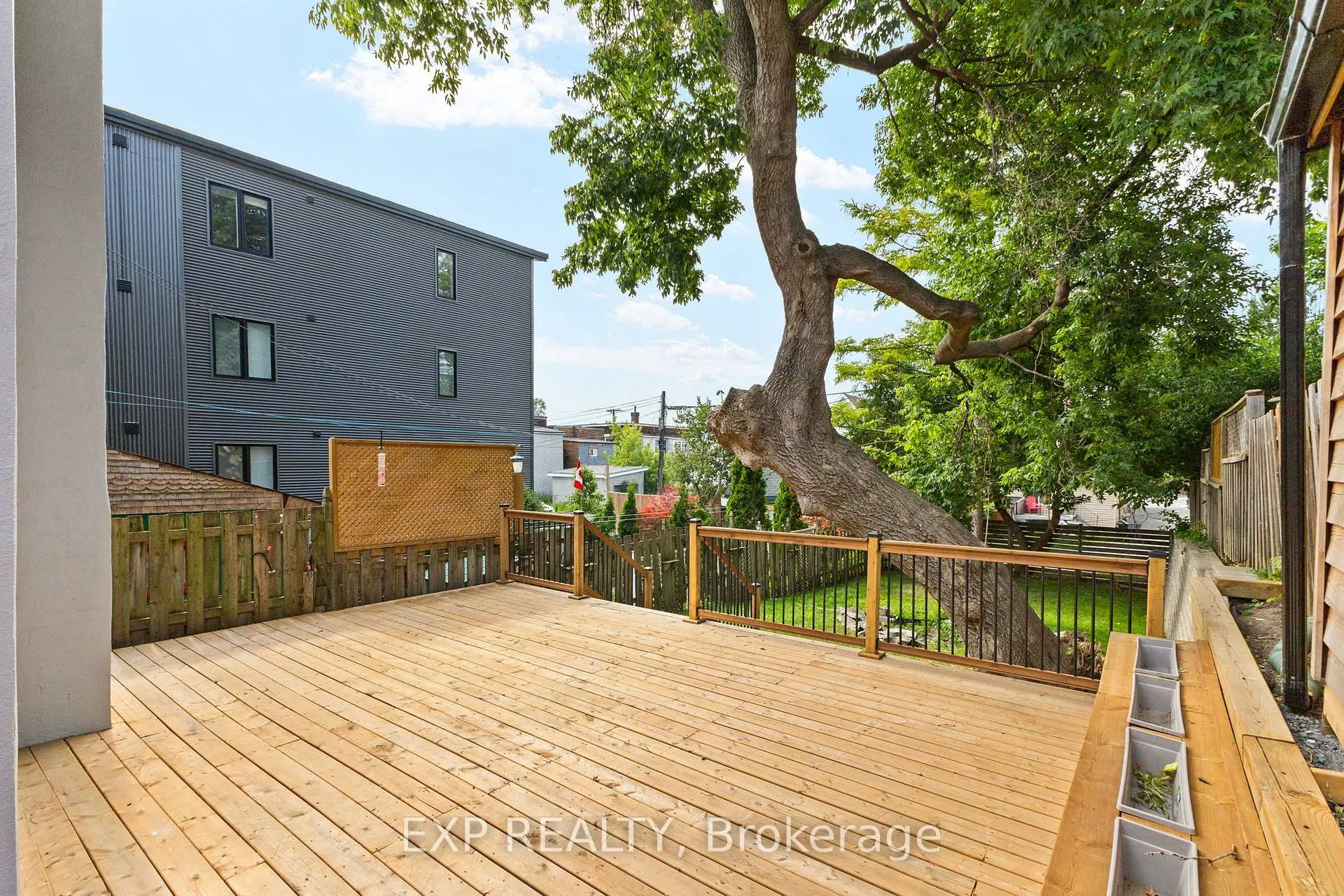 Photo 31 of 145 Willow Street, Ottawa, West Centre Town — HOMEH