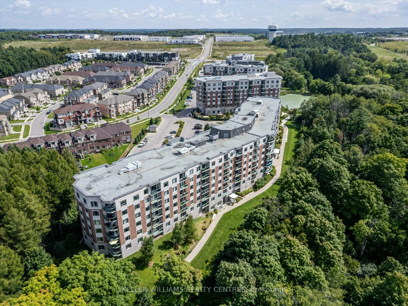 Photo 2 of Unit 303, 460 William Graham Drive, Aurora, Rural Aurora — HOMEH
