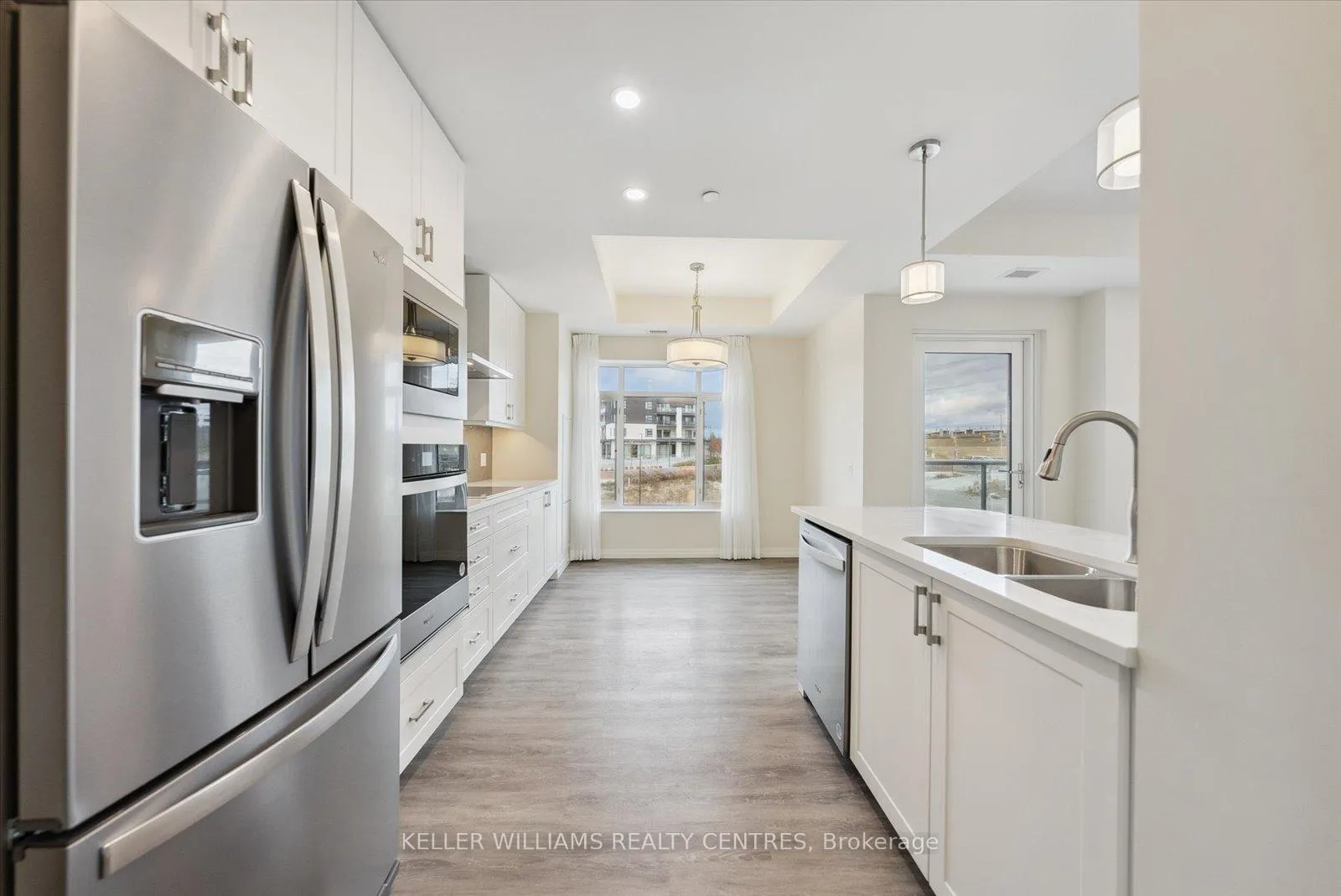 Photo 4 of Unit 303, 460 William Graham Drive, Aurora, Rural Aurora — HOMEH
