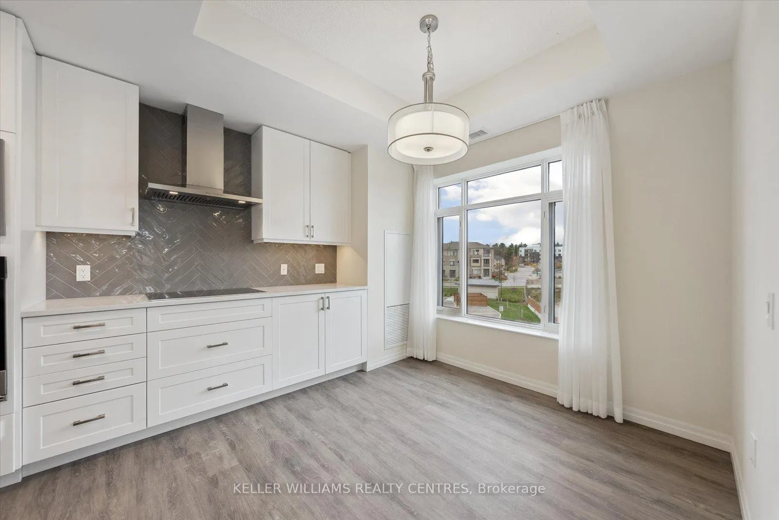 Photo 13 of Unit 303, 460 William Graham Drive, Aurora, Rural Aurora — HOMEH