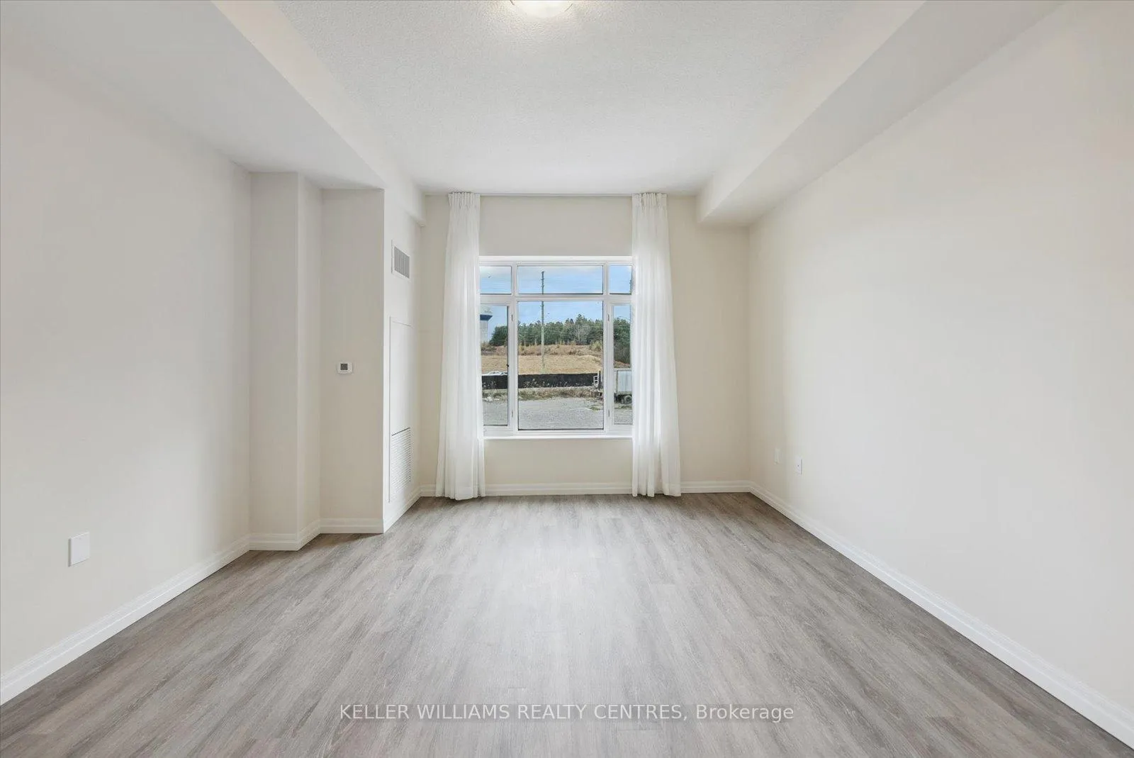 Photo 19 of Unit 303, 460 William Graham Drive, Aurora, Rural Aurora — HOMEH