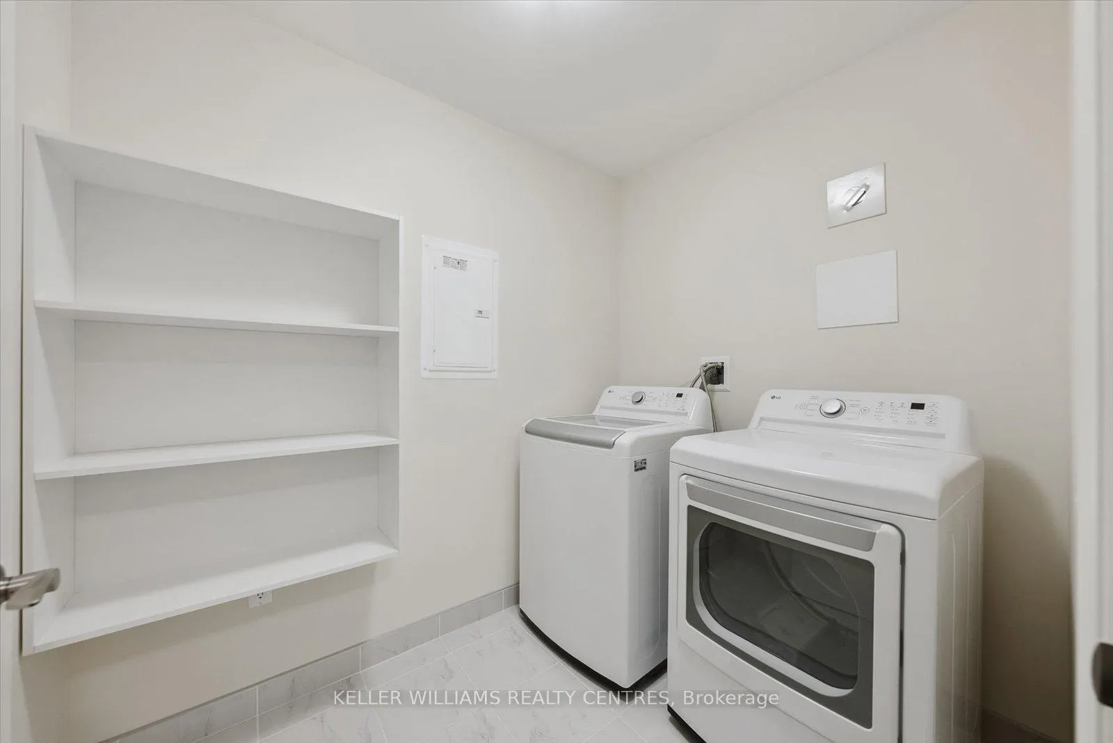 Photo 23 of Unit 303, 460 William Graham Drive, Aurora, Rural Aurora — HOMEH