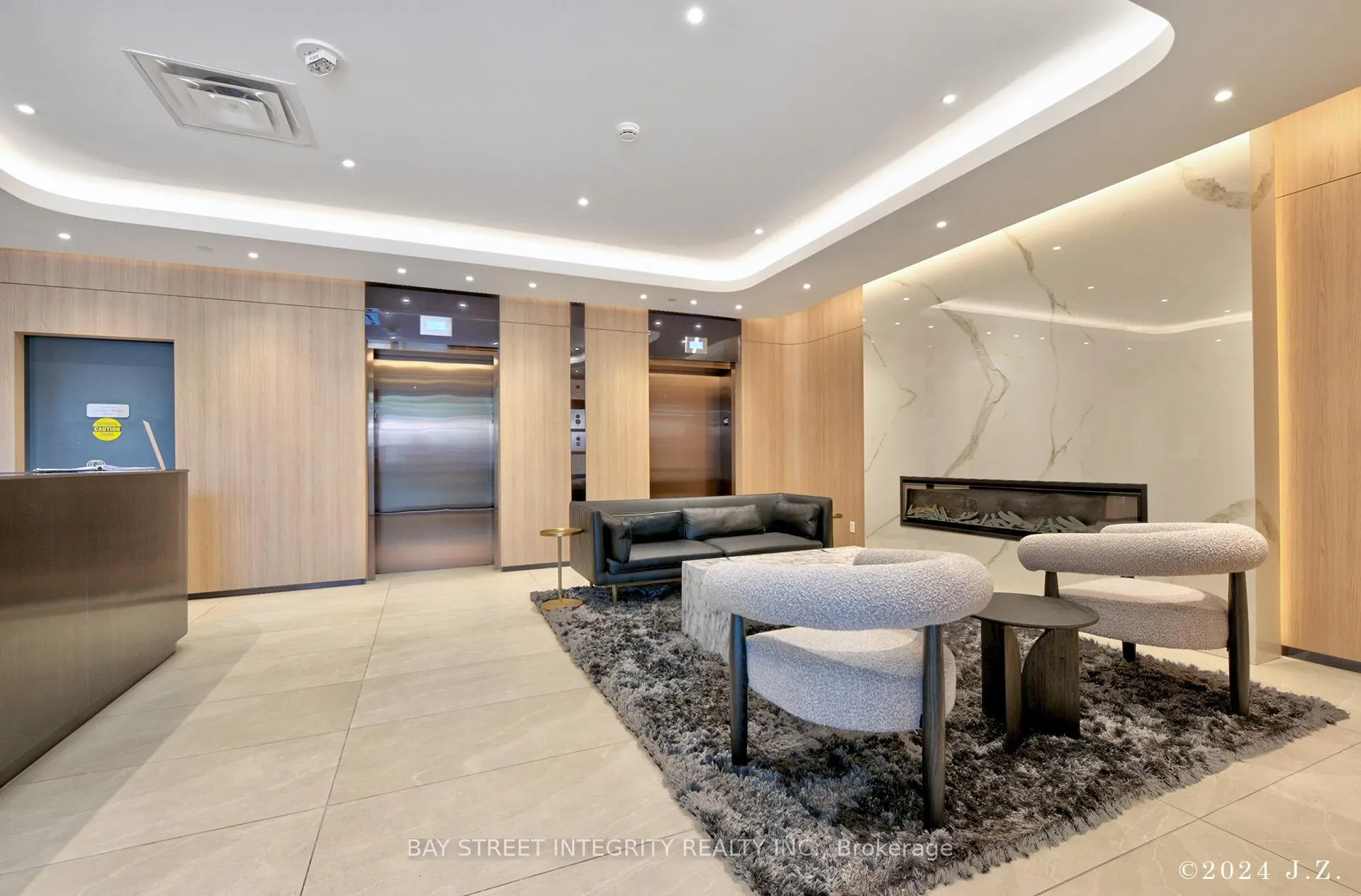 Photo 2 of Unit 403, 185 Alberta Avenue W, Toronto, Oakwood Village — HOMEH