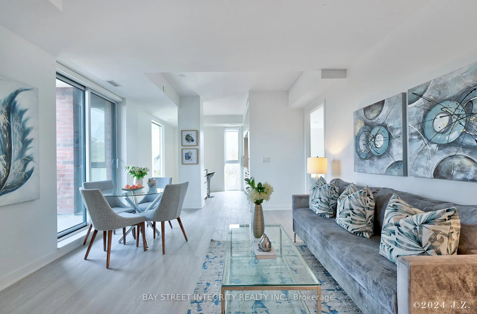 Photo 7 of Unit 403, 185 Alberta Avenue W, Toronto, Oakwood Village — HOMEH