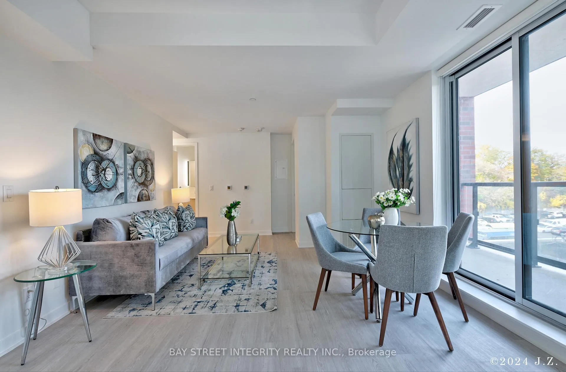 Photo 9 of Unit 403, 185 Alberta Avenue W, Toronto, Oakwood Village — HOMEH