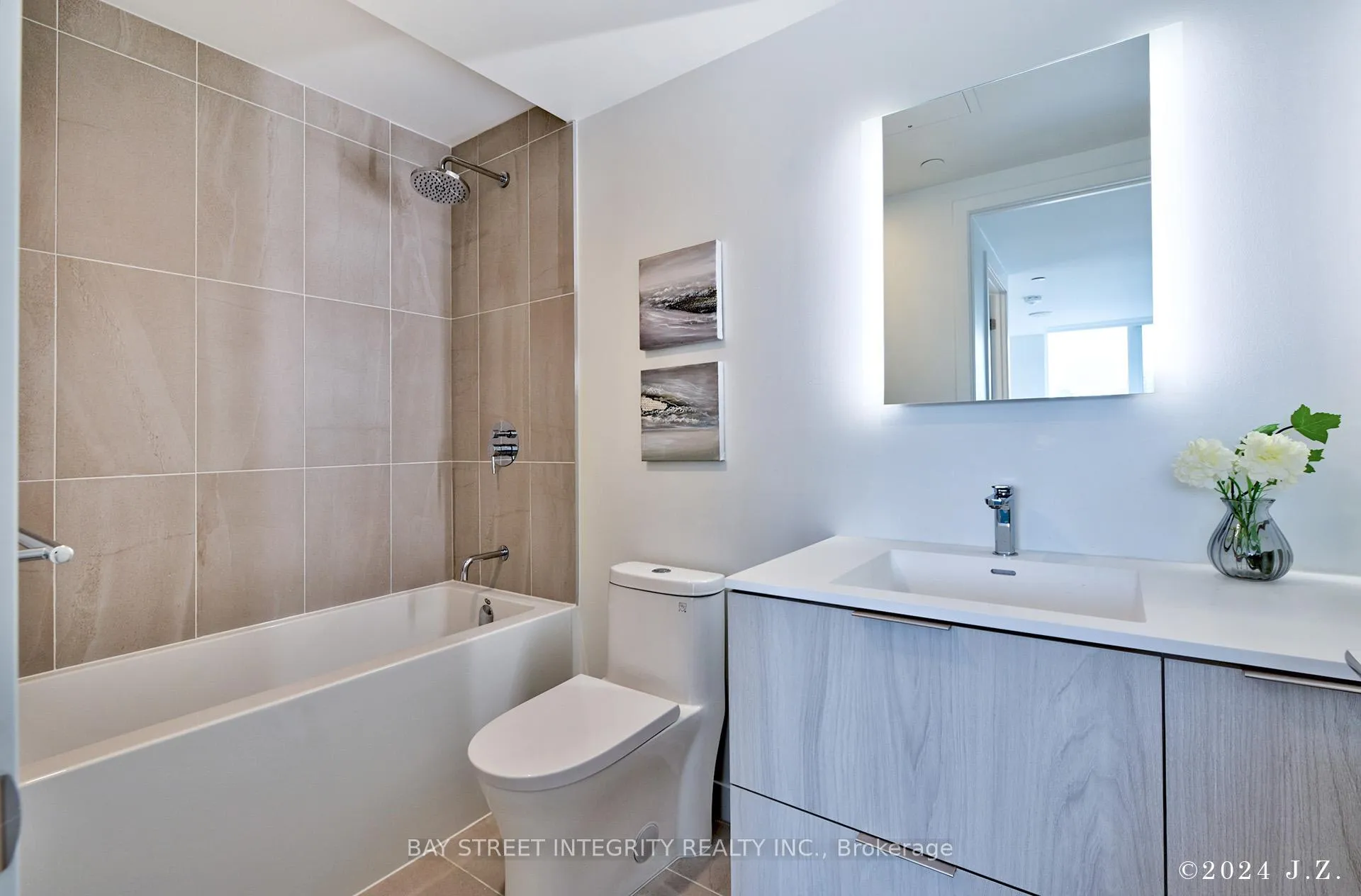 Photo 17 of Unit 403, 185 Alberta Avenue W, Toronto, Oakwood Village — HOMEH