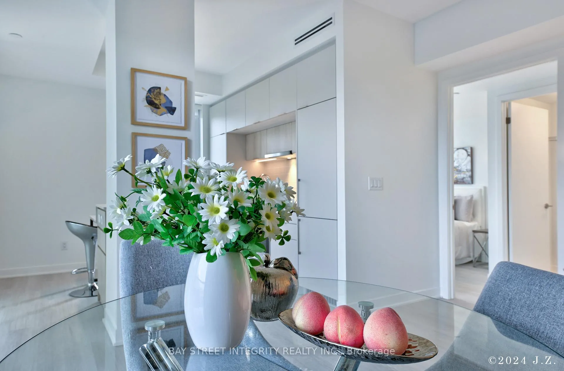 Photo 21 of Unit 403, 185 Alberta Avenue W, Toronto, Oakwood Village — HOMEH