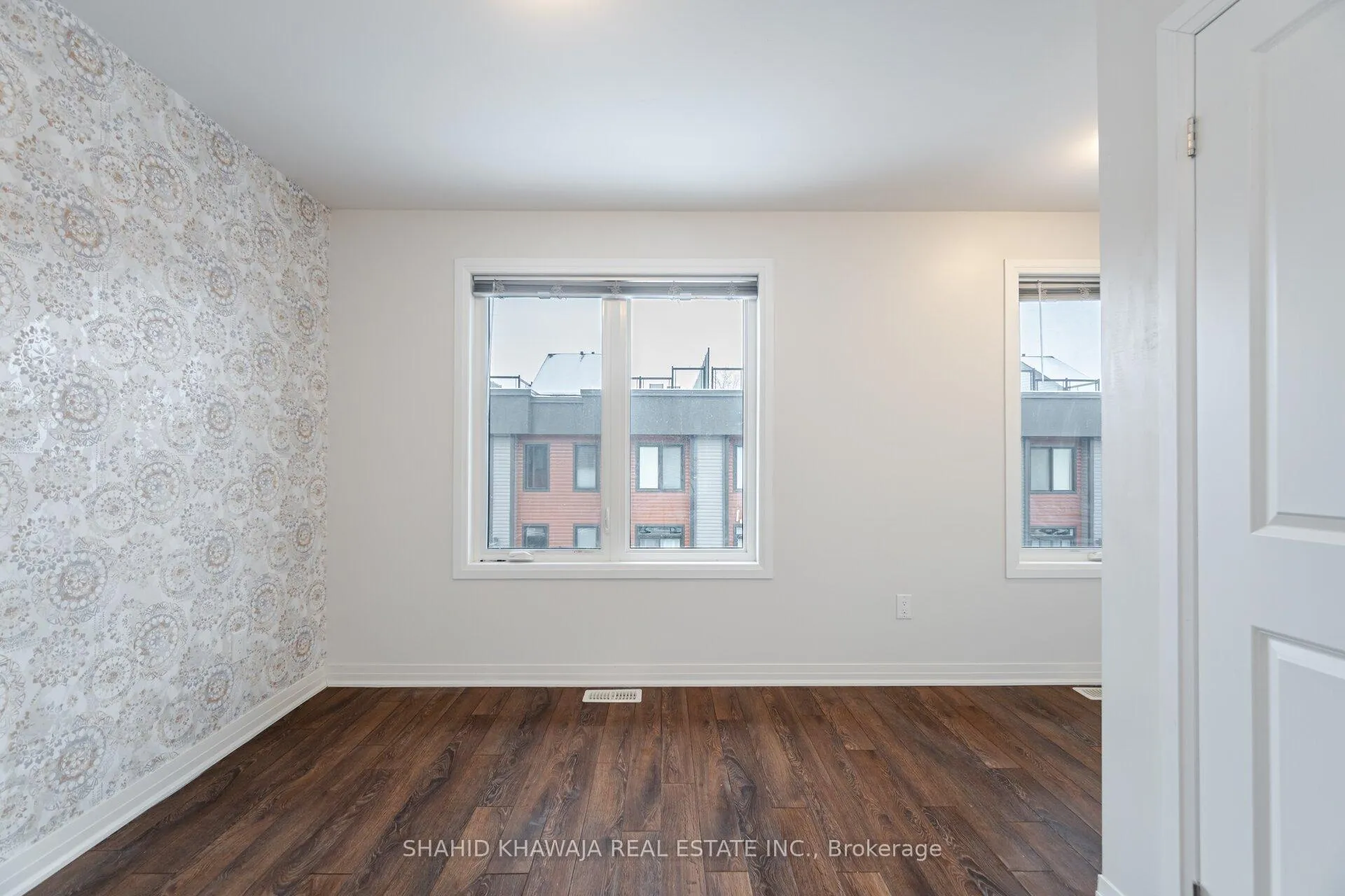 Photo 24 of Unit 46, 2 Willow Street, Brant, Paris — HOMEH