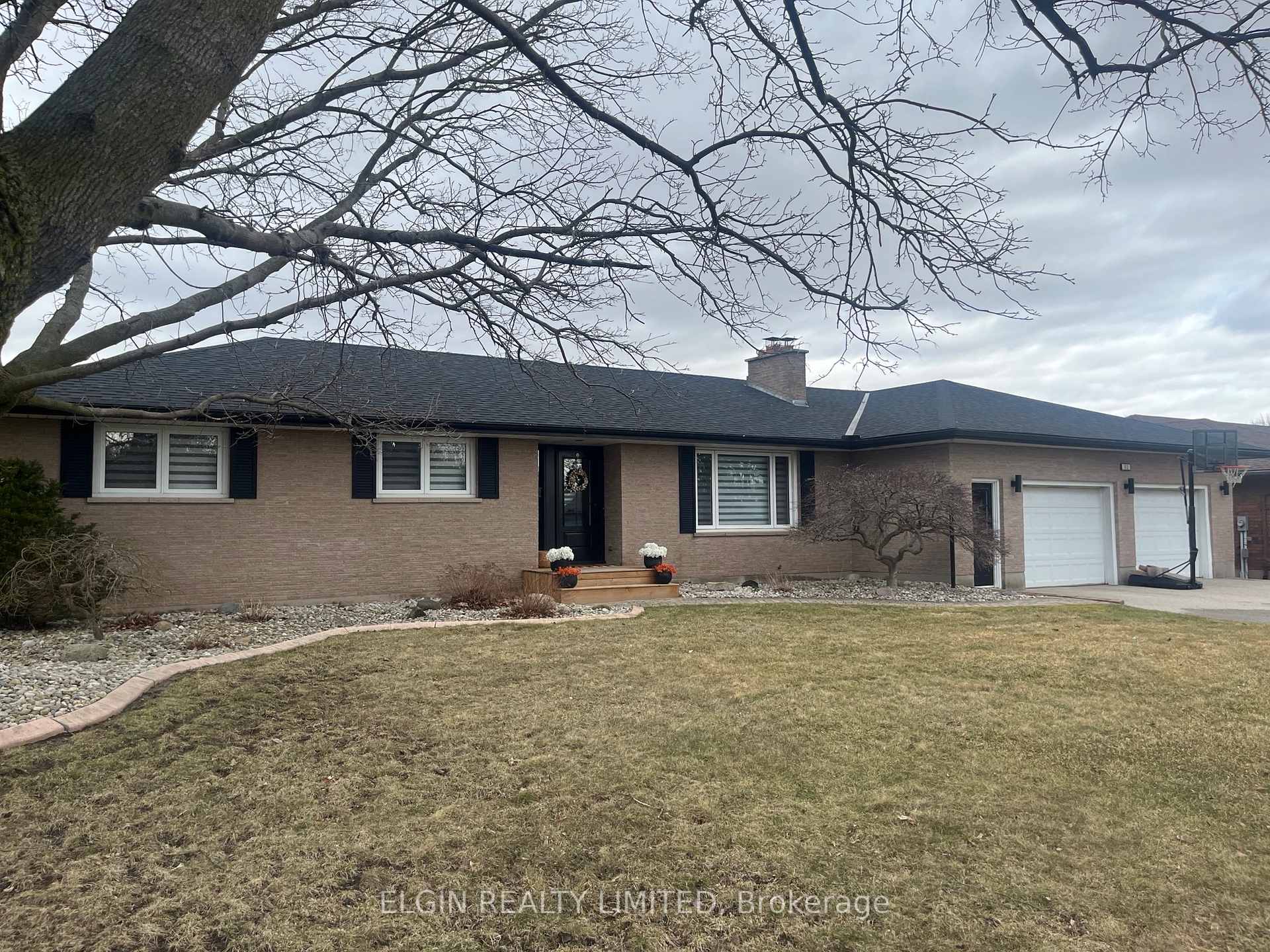 Photo 1 of 82 Lawton Street, Central Elgin, Rural Central Elgin — HOMEH