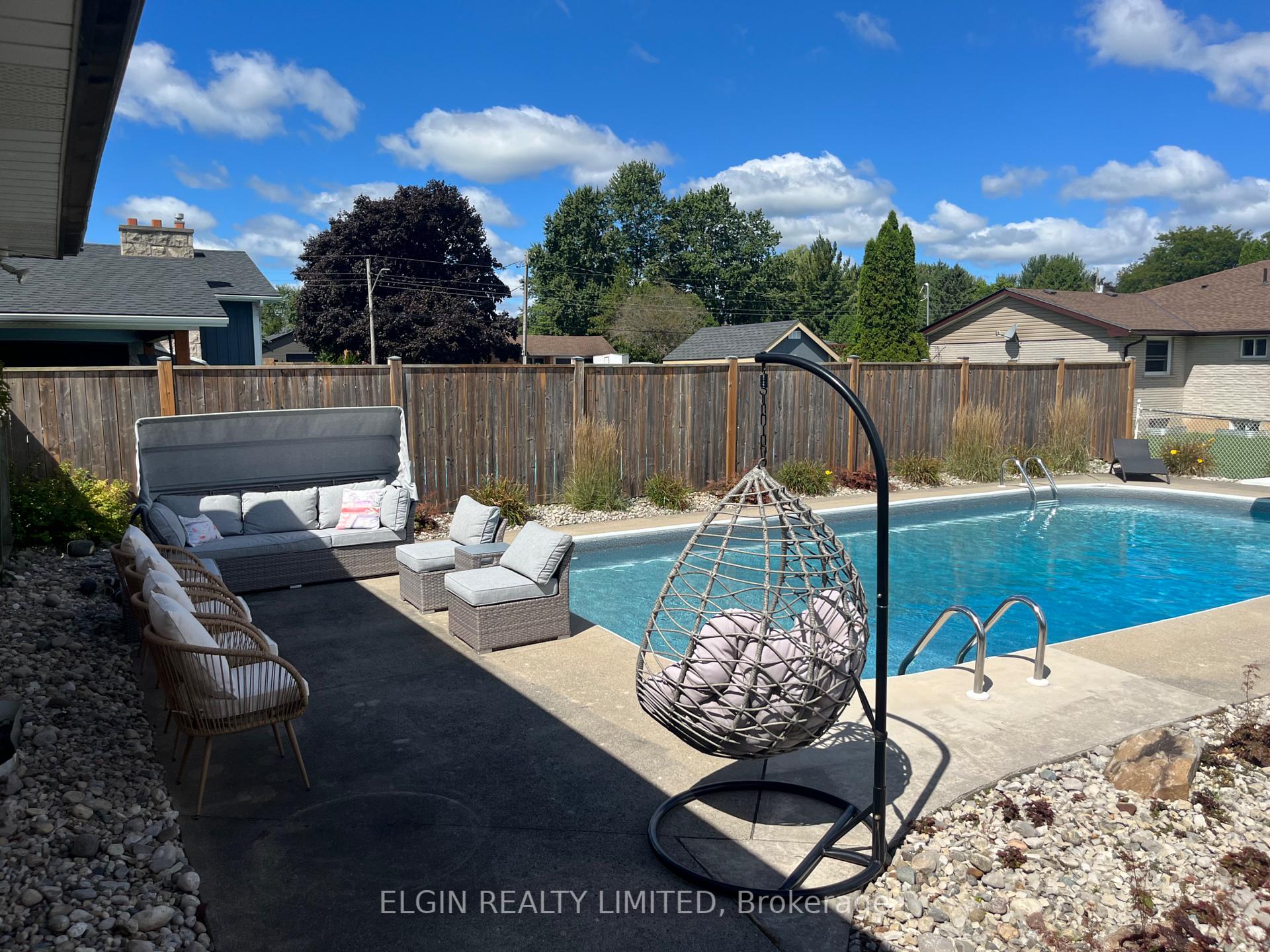 Photo 41 of 82 Lawton Street, Central Elgin, Rural Central Elgin — HOMEH