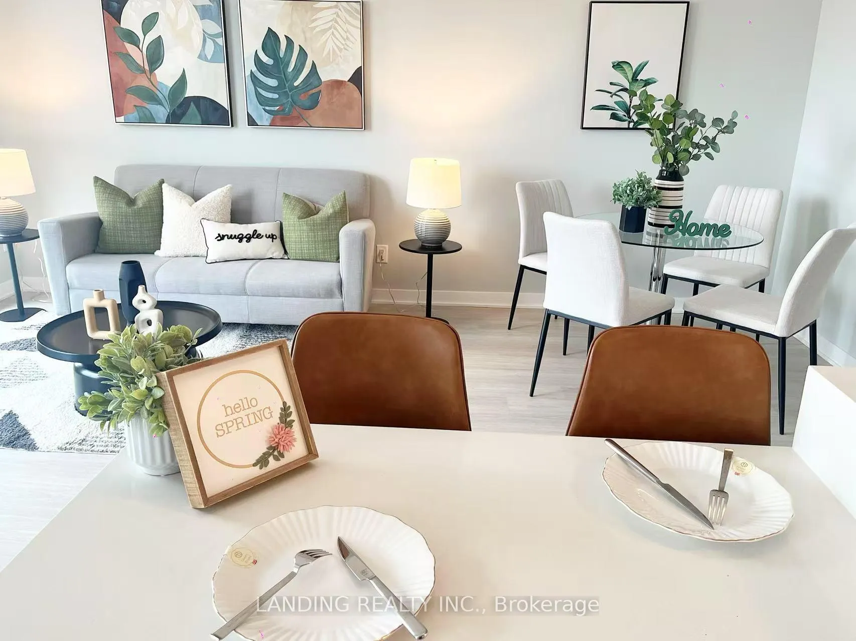 Photo 3 of Unit 1104, 185 Alberta Avenue, Toronto, Oakwood Village — HOMEH