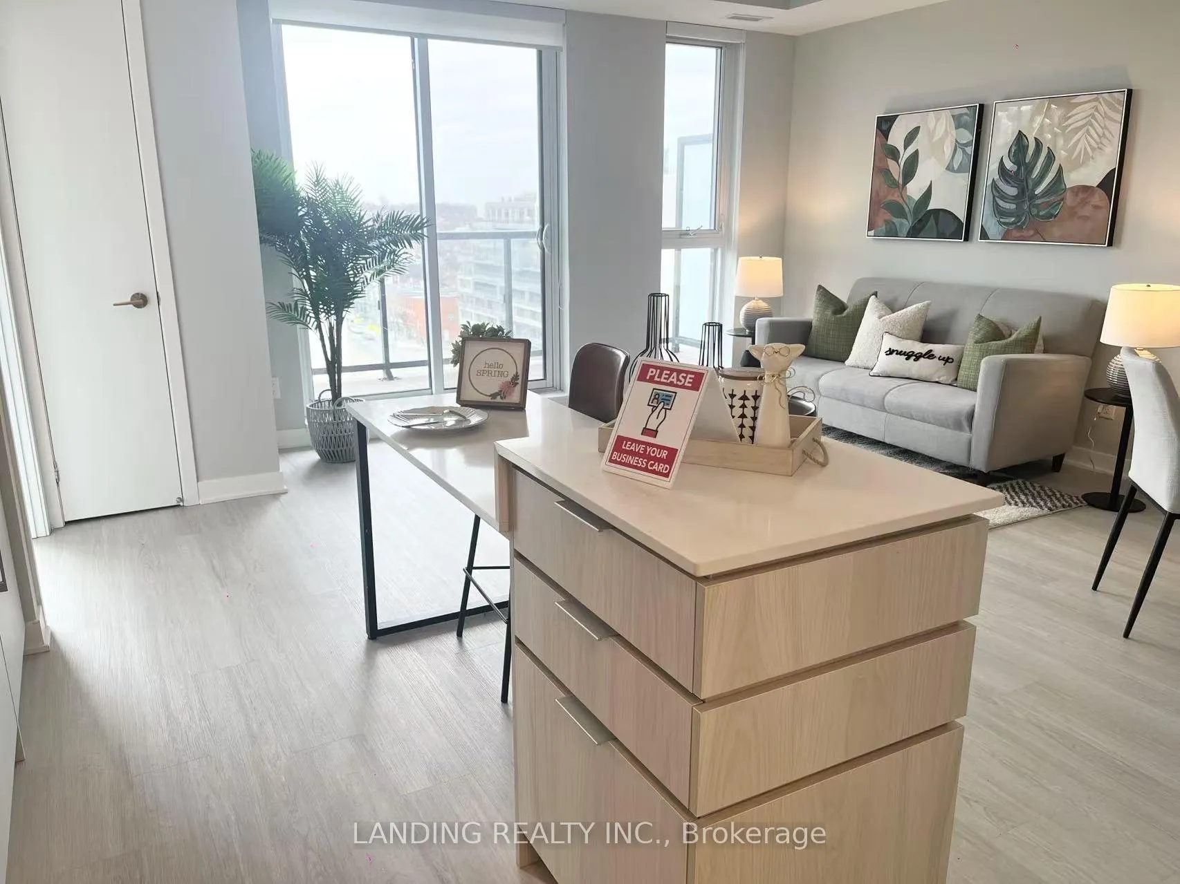 Photo 5 of Unit 1104, 185 Alberta Avenue, Toronto, Oakwood Village — HOMEH