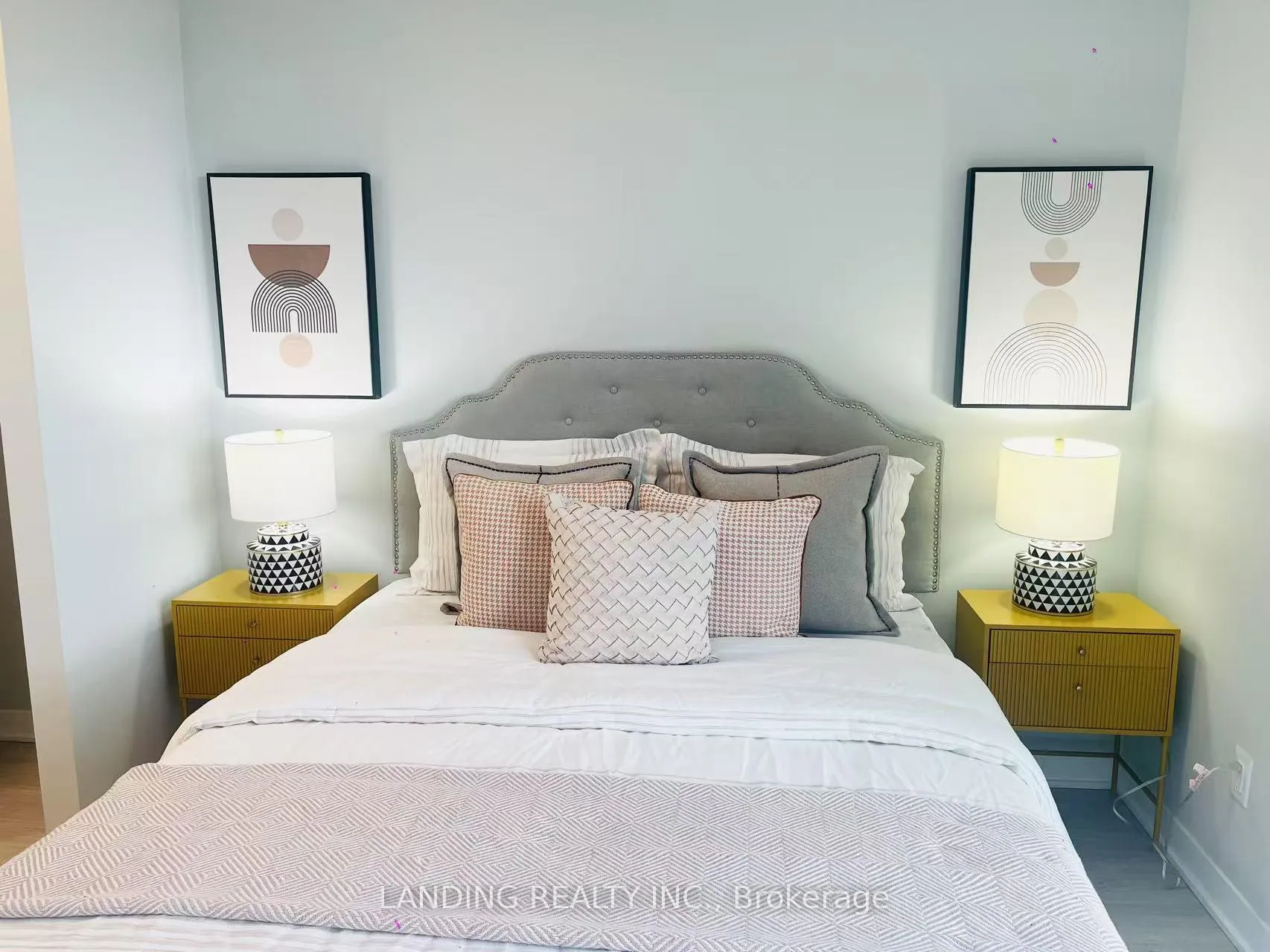 Photo 7 of Unit 1104, 185 Alberta Avenue, Toronto, Oakwood Village — HOMEH