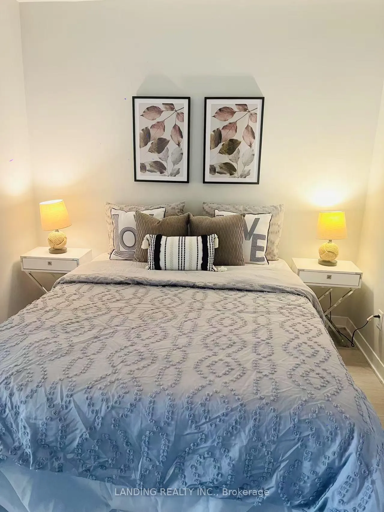Photo 10 of Unit 1104, 185 Alberta Avenue, Toronto, Oakwood Village — HOMEH