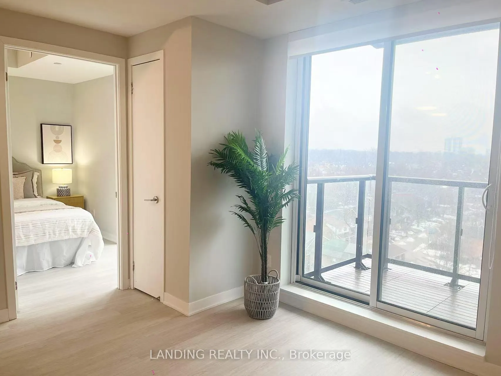 Photo 11 of Unit 1104, 185 Alberta Avenue, Toronto, Oakwood Village — HOMEH