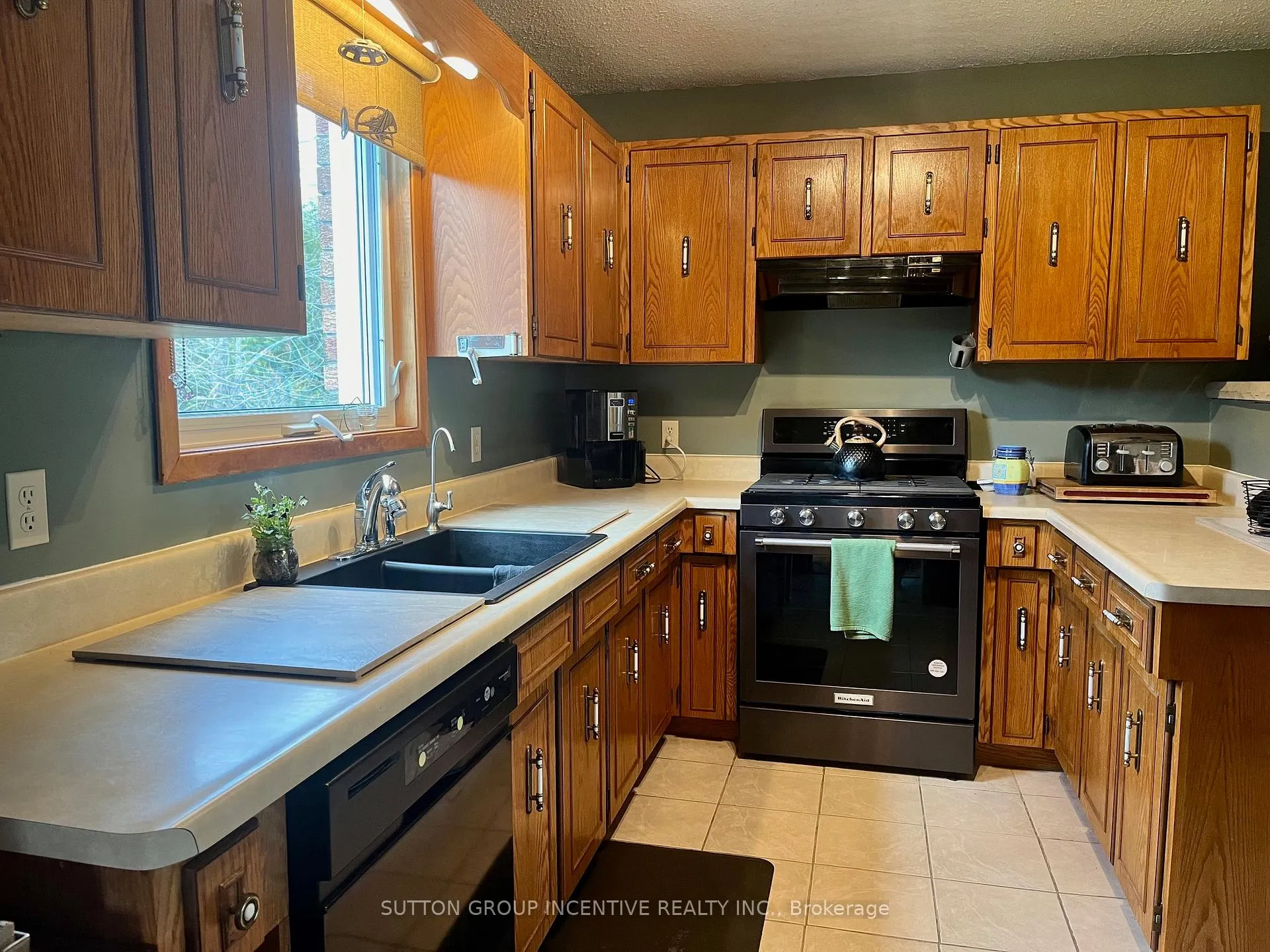 Photo 8 of 80 Mary Street, Clearview, Creemore — HOMEH