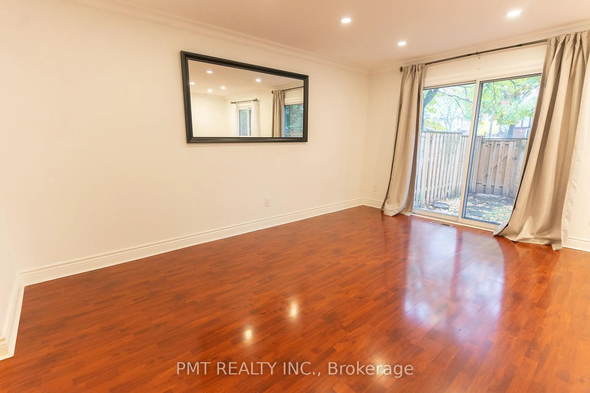 Photo 7 of 10 Corkory Way, Markham, Aileen-Willowbrook — HOMEH