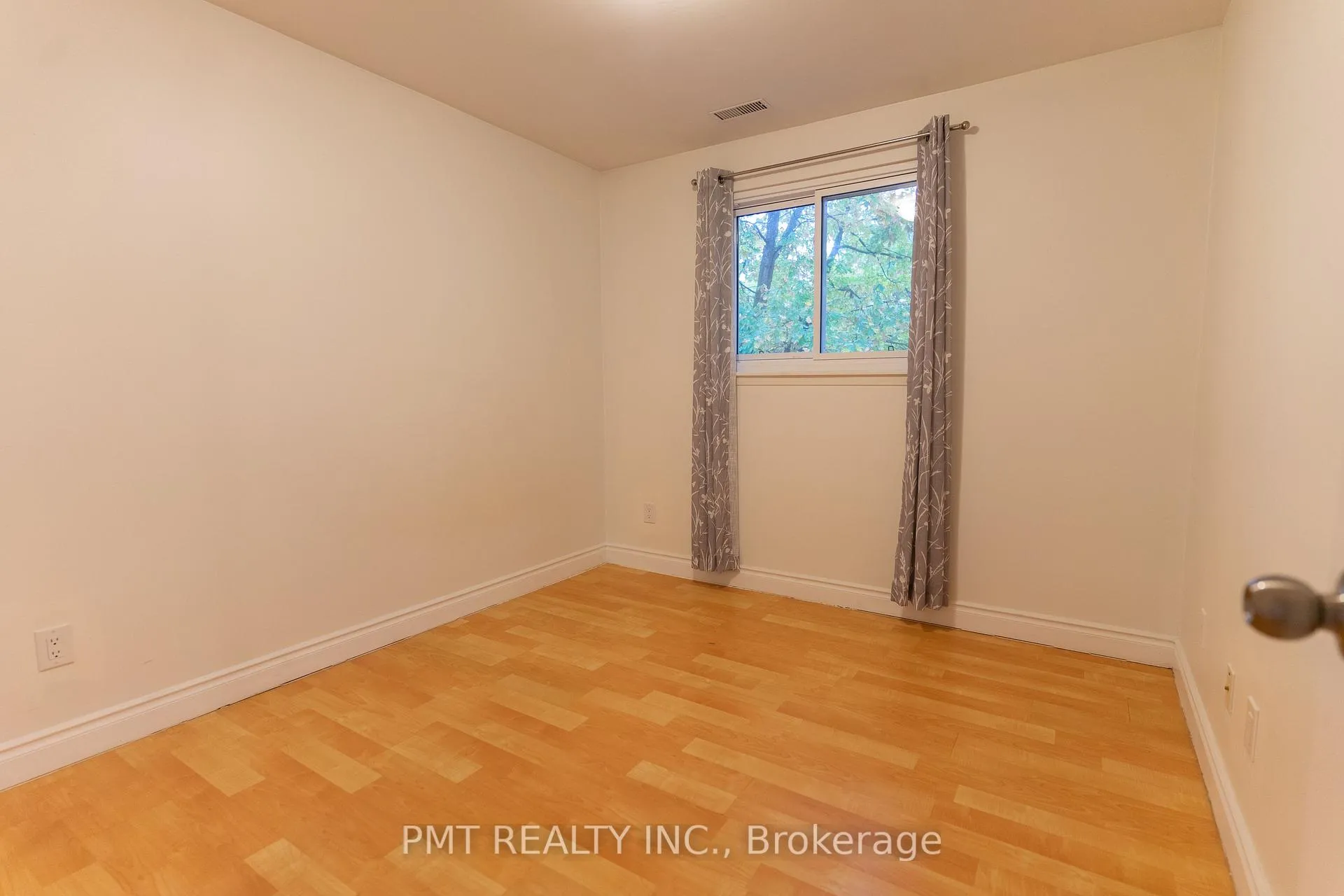 Photo 12 of 10 Corkory Way, Markham, Aileen-Willowbrook — HOMEH