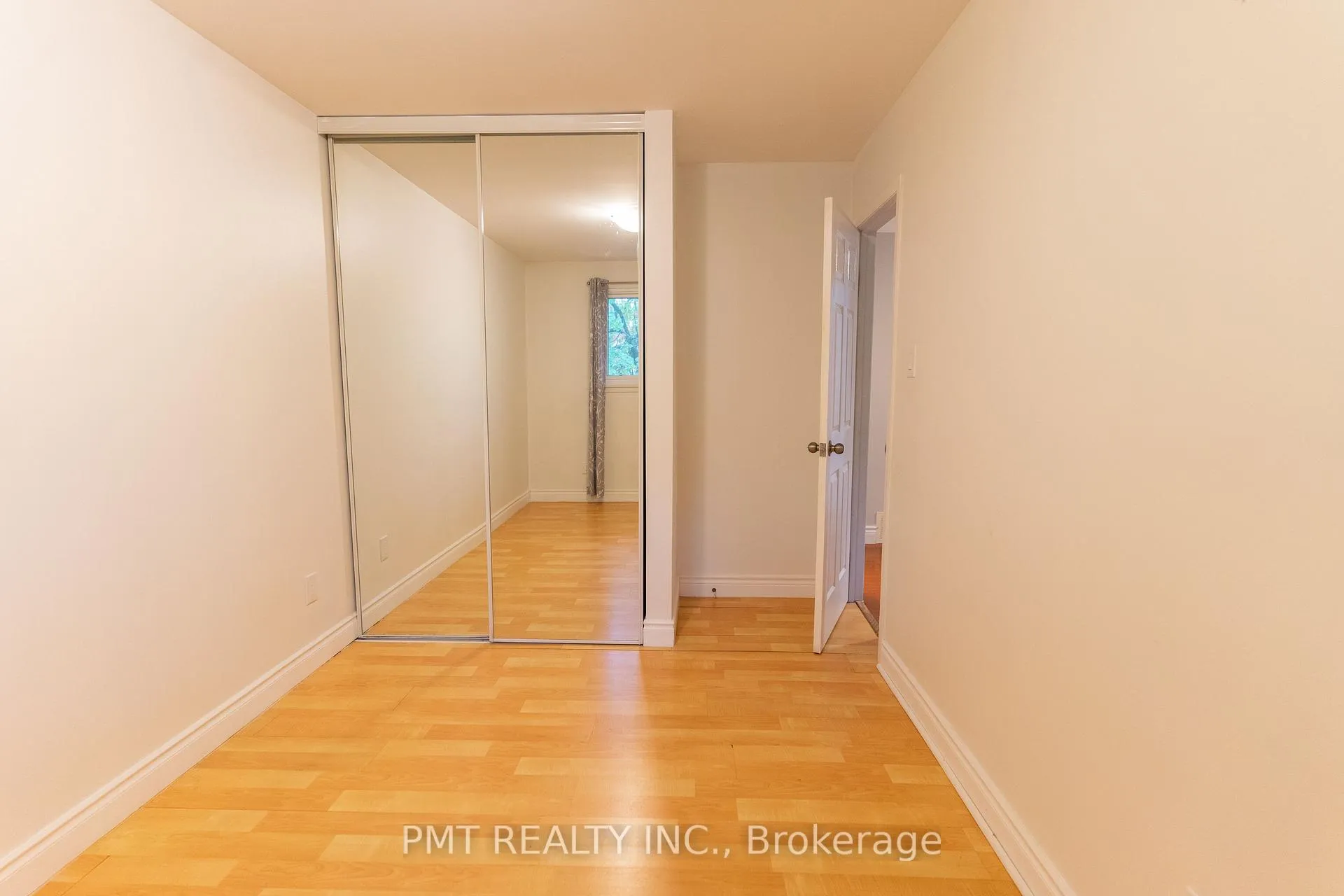Photo 13 of 10 Corkory Way, Markham, Aileen-Willowbrook — HOMEH