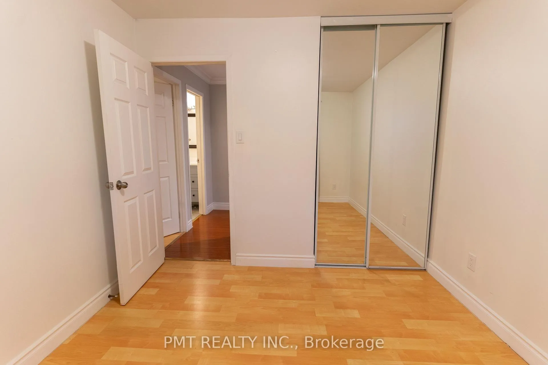 Photo 14 of 10 Corkory Way, Markham, Aileen-Willowbrook — HOMEH