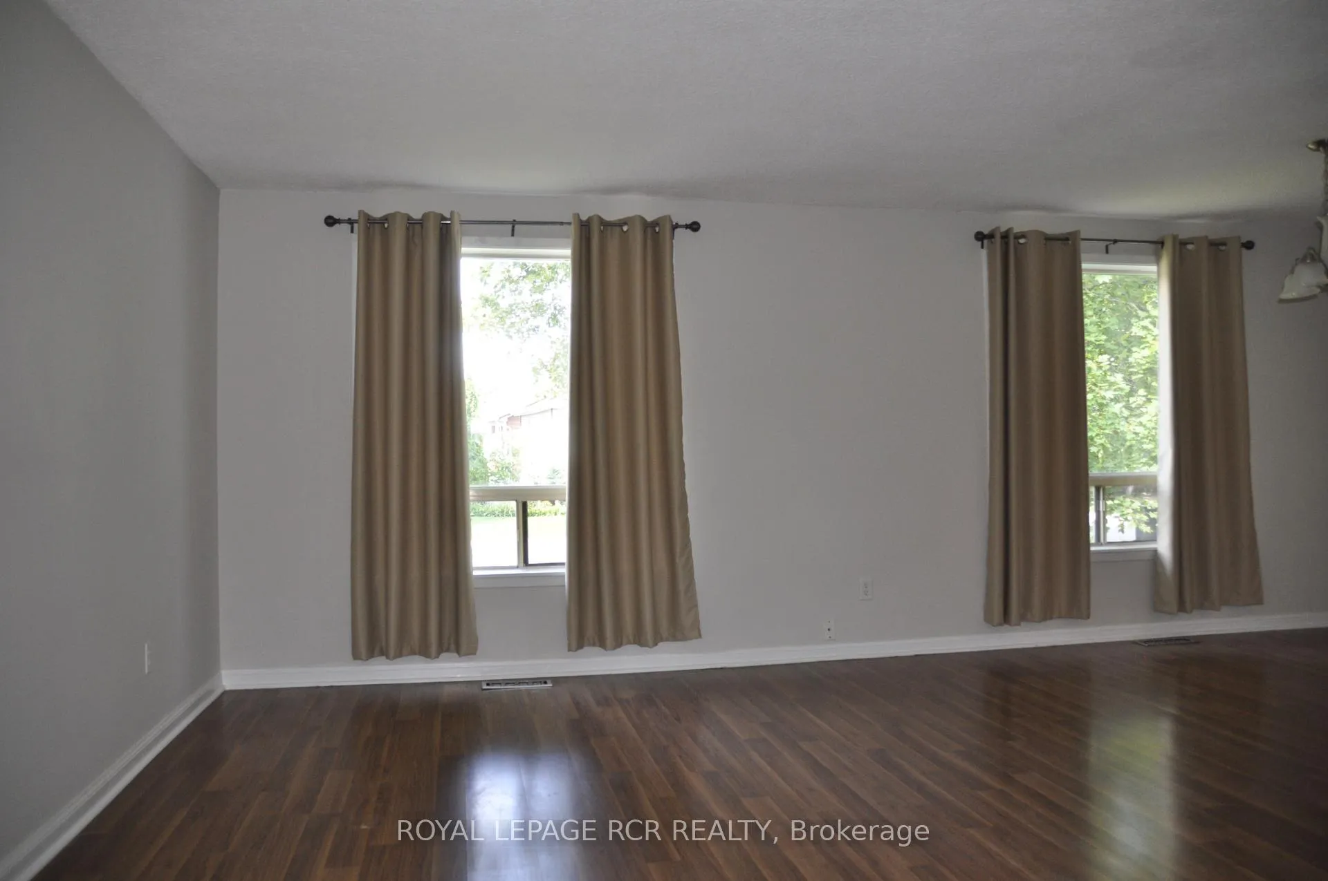 Photo 8 of 278 Whitehead Crescent, Caledon, Bolton North — HOMEH