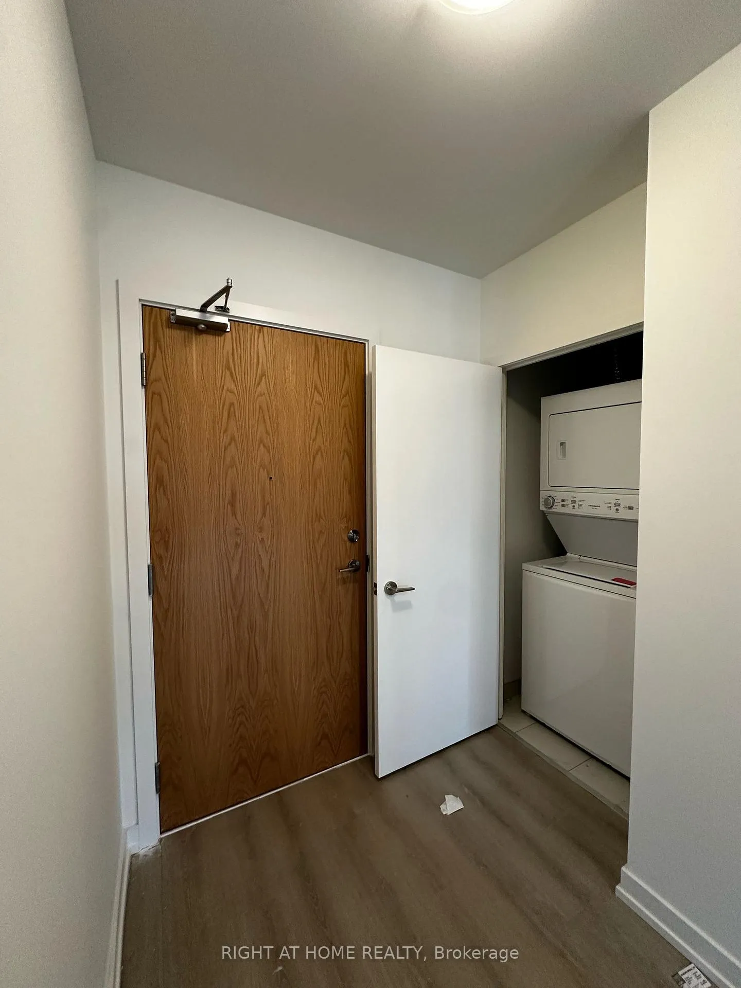 Photo 4 of Unit 613, 1435 celebration Drive, Pickering, Bay Ridges — HOMEH