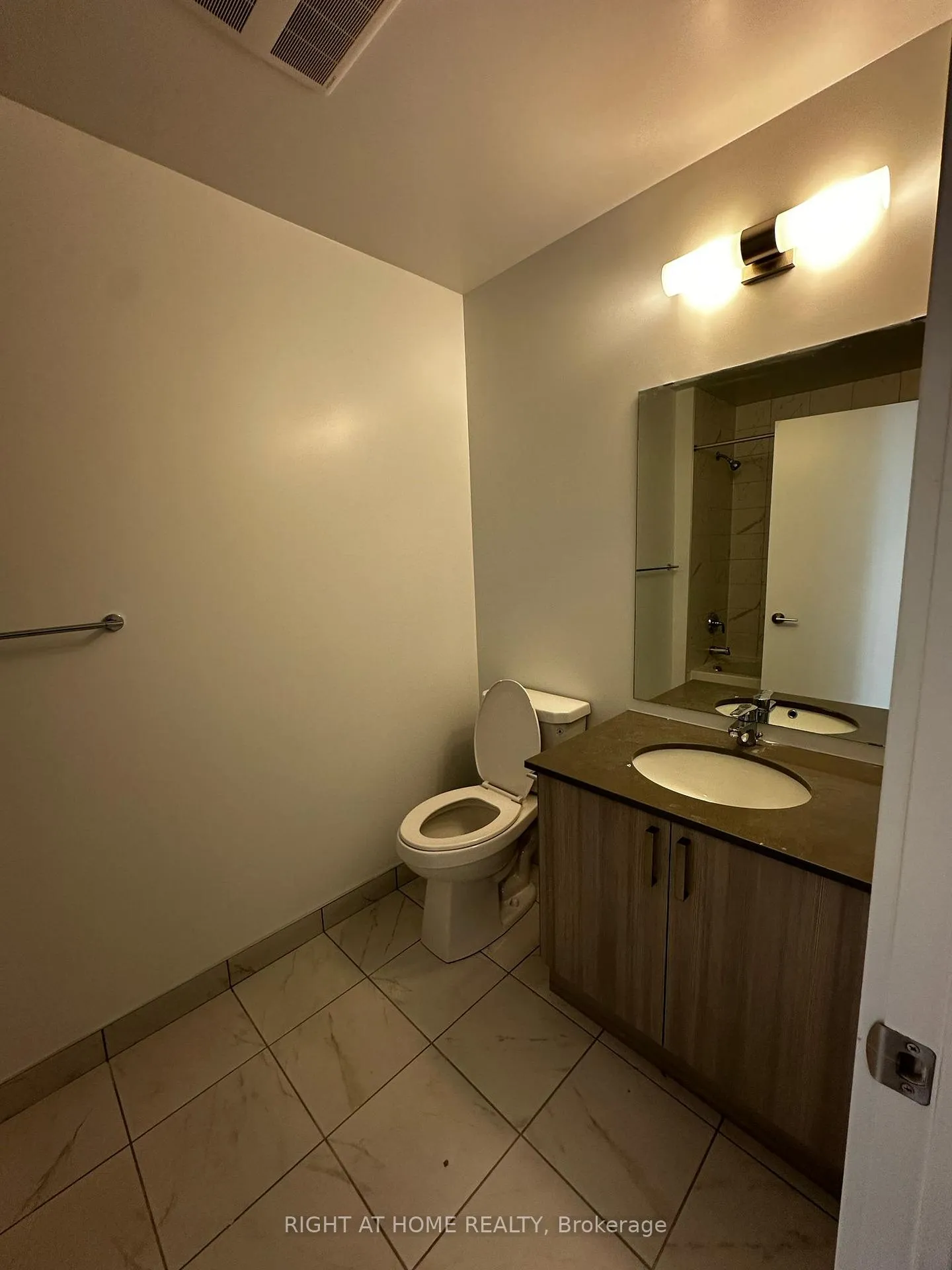 Photo 5 of Unit 613, 1435 celebration Drive, Pickering, Bay Ridges — HOMEH