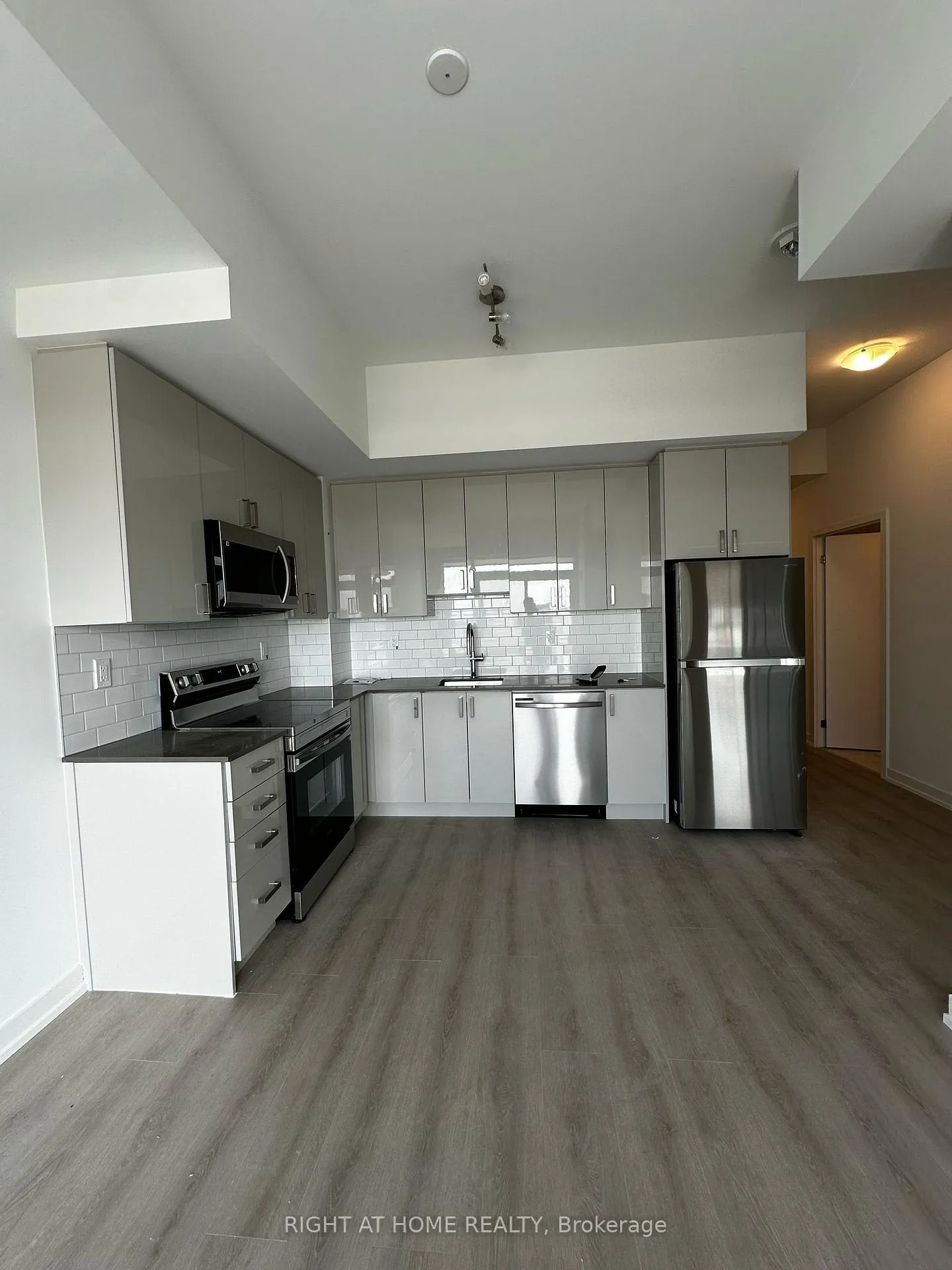 Photo 10 of Unit 613, 1435 celebration Drive, Pickering, Bay Ridges — HOMEH