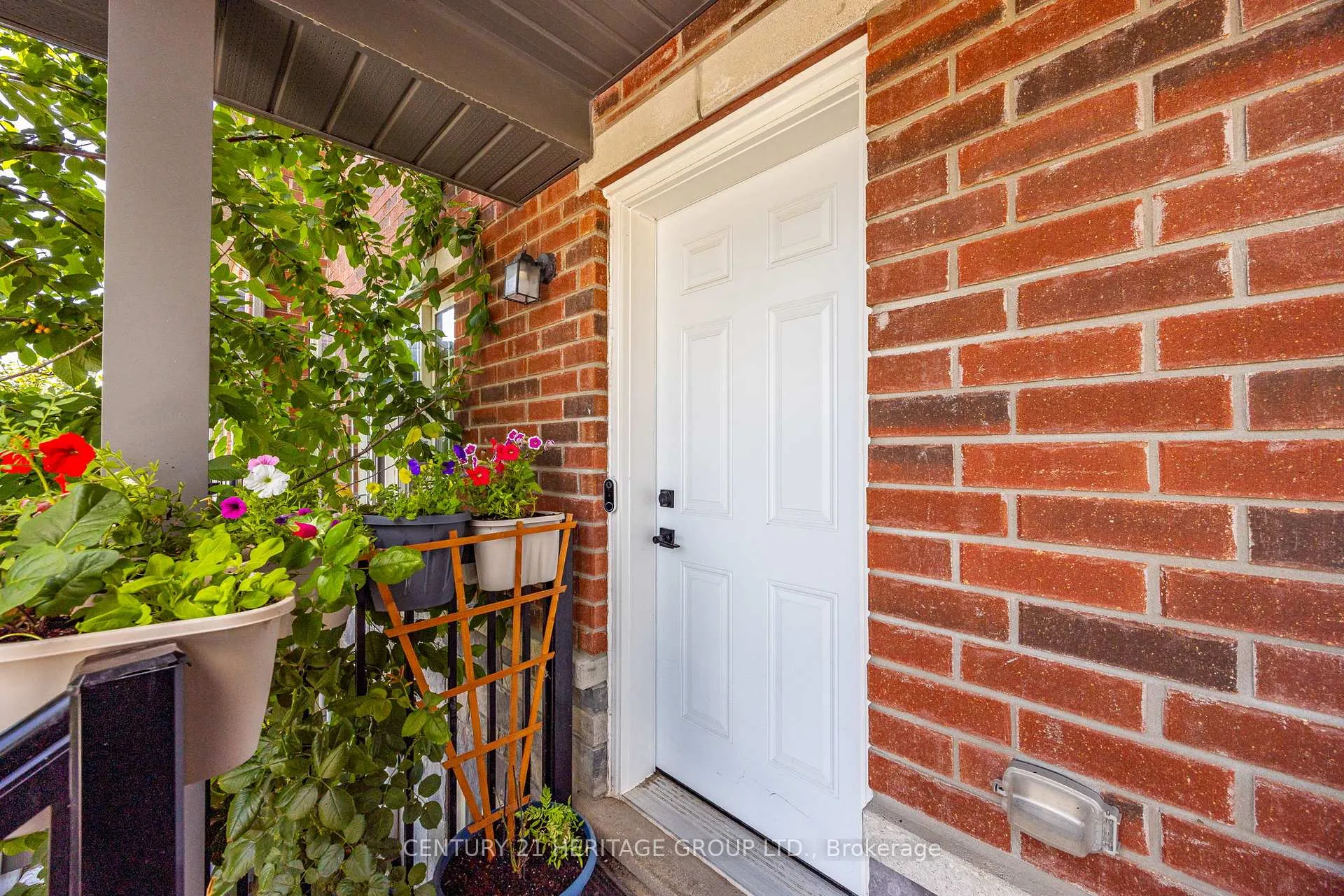 Photo 2 of Unit 5, 244 Penetanguishene Road, Barrie, Georgian Drive — HOMEH