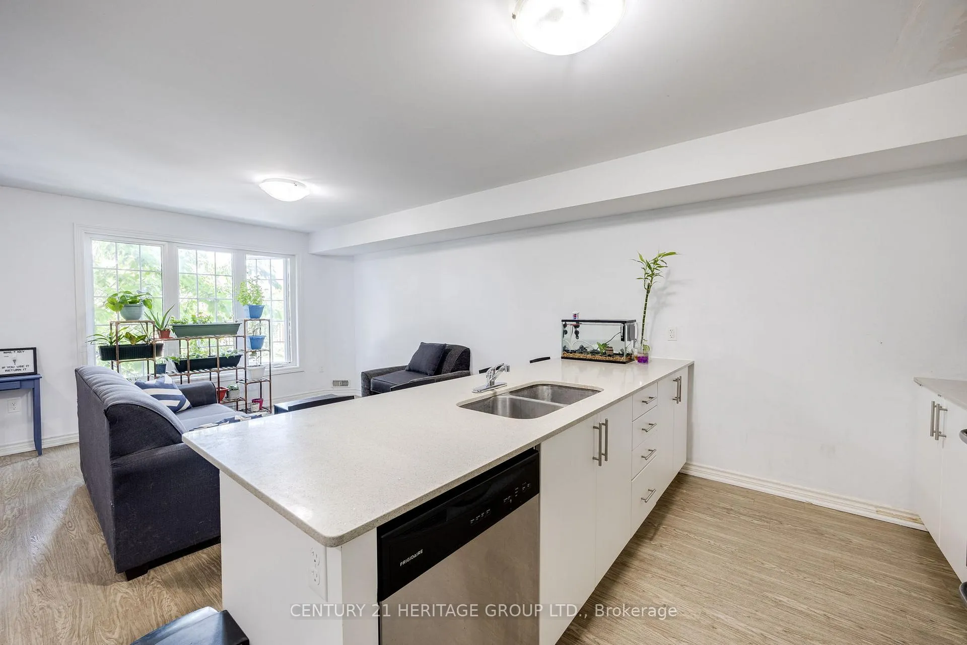 Photo 8 of Unit 5, 244 Penetanguishene Road, Barrie, Georgian Drive — HOMEH