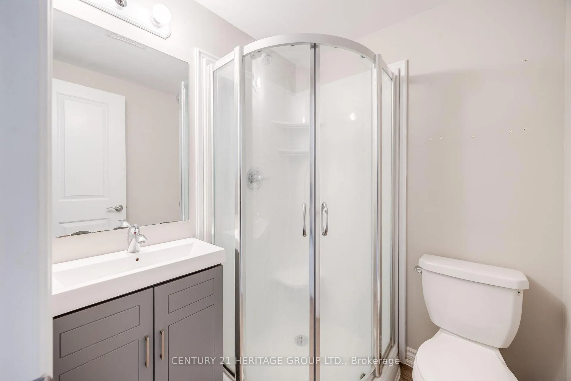Photo 17 of Unit 5, 244 Penetanguishene Road, Barrie, Georgian Drive — HOMEH