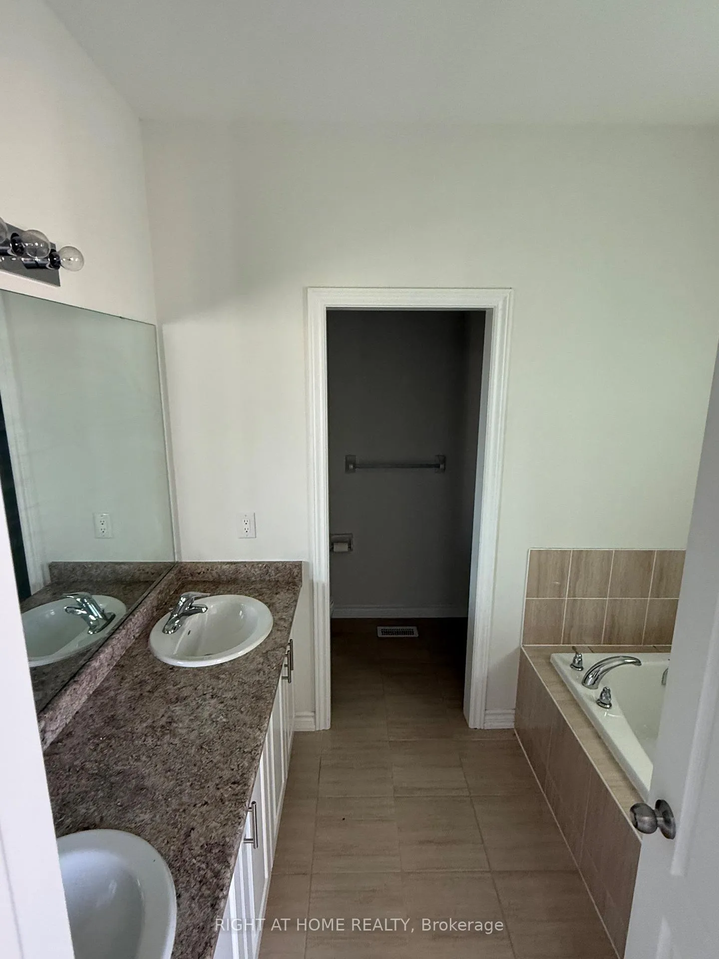 Photo 9 of 34 Hickling Lane, Ajax, Northwest Ajax — HOMEH