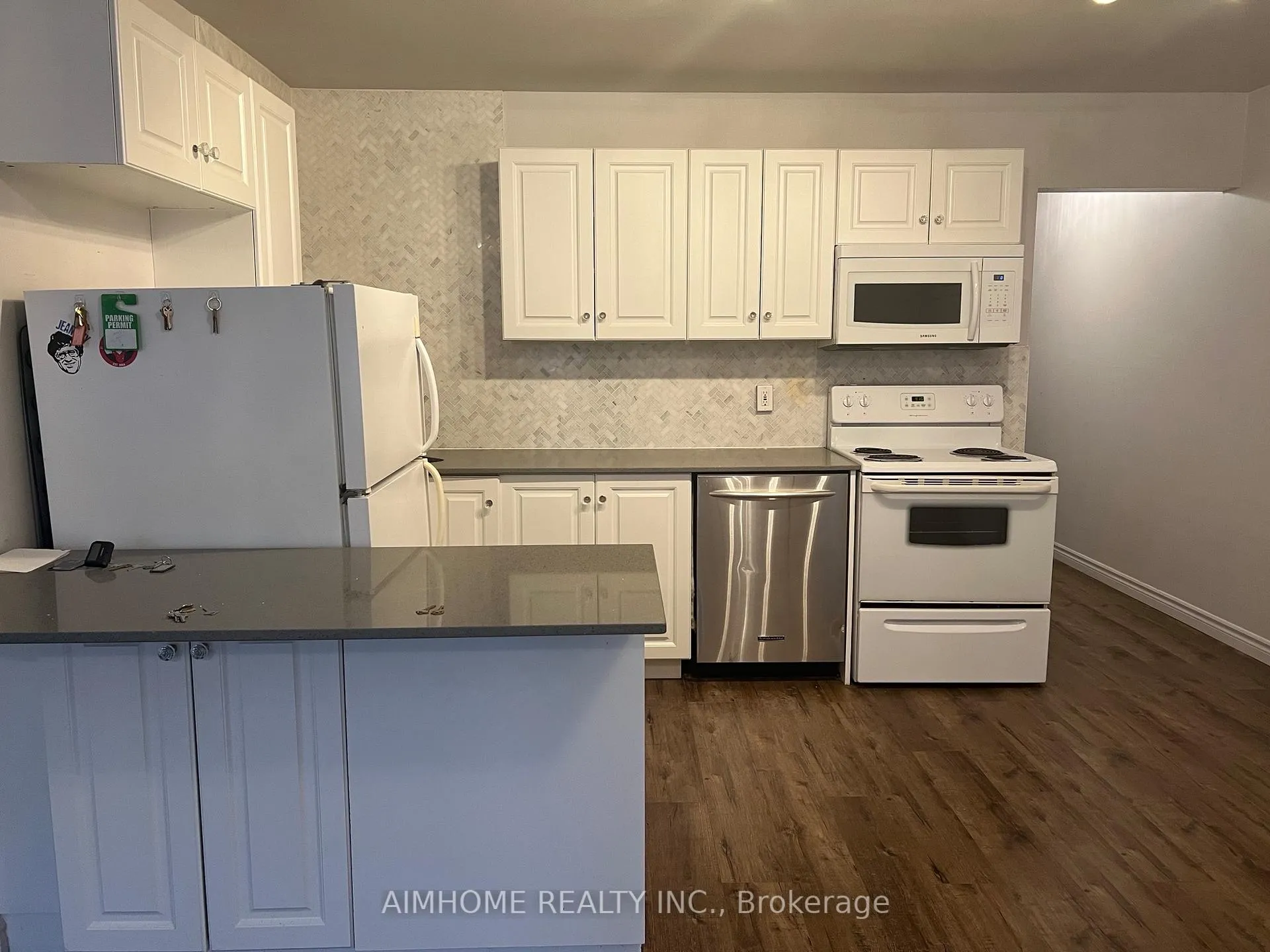 Front of Unit 3, 109 Westmount Road N