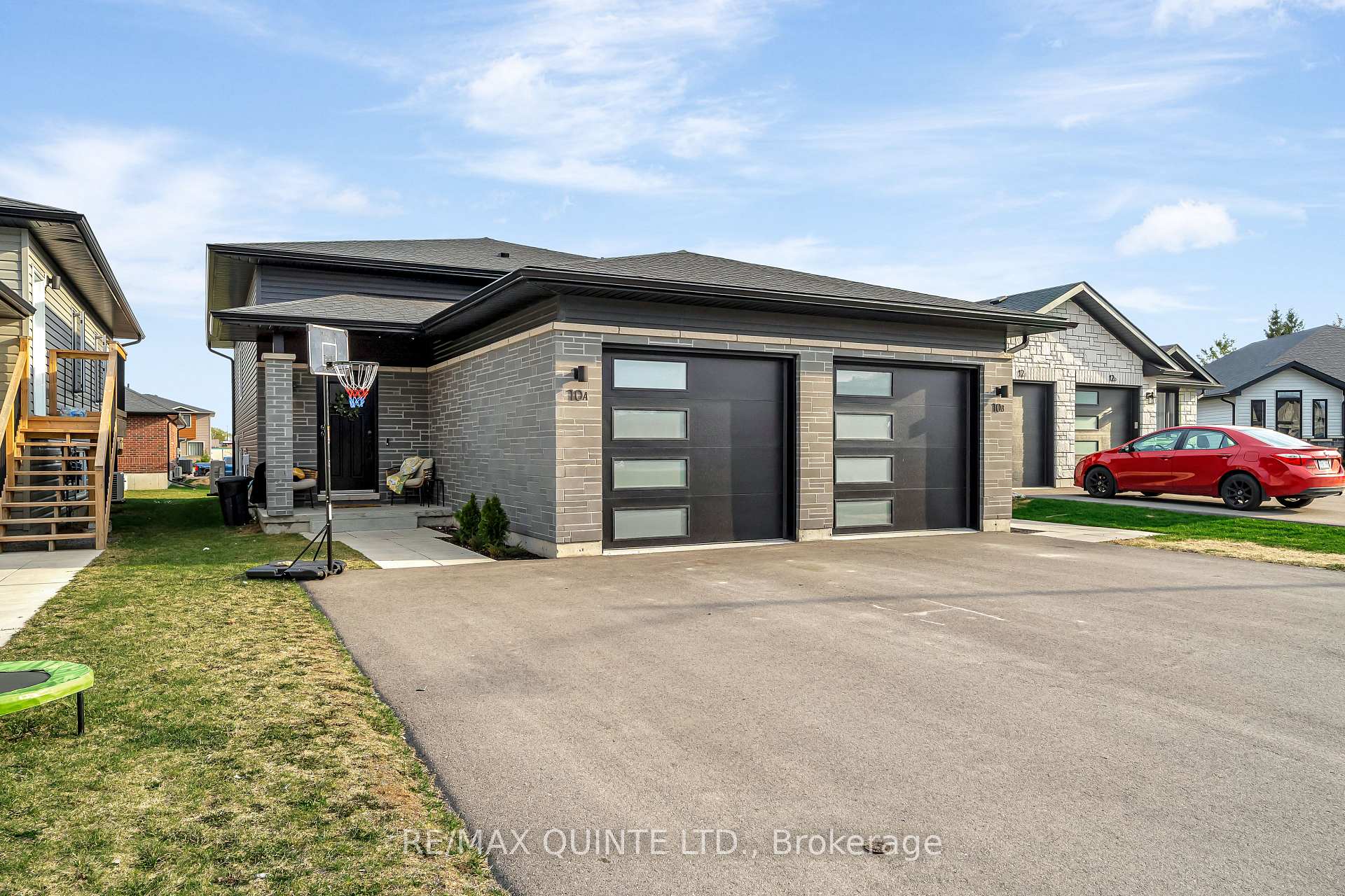 Photo 2 of Unit A & B, 10 Lehtinen Crescent, Belleville, Belleville Ward — HOMEH