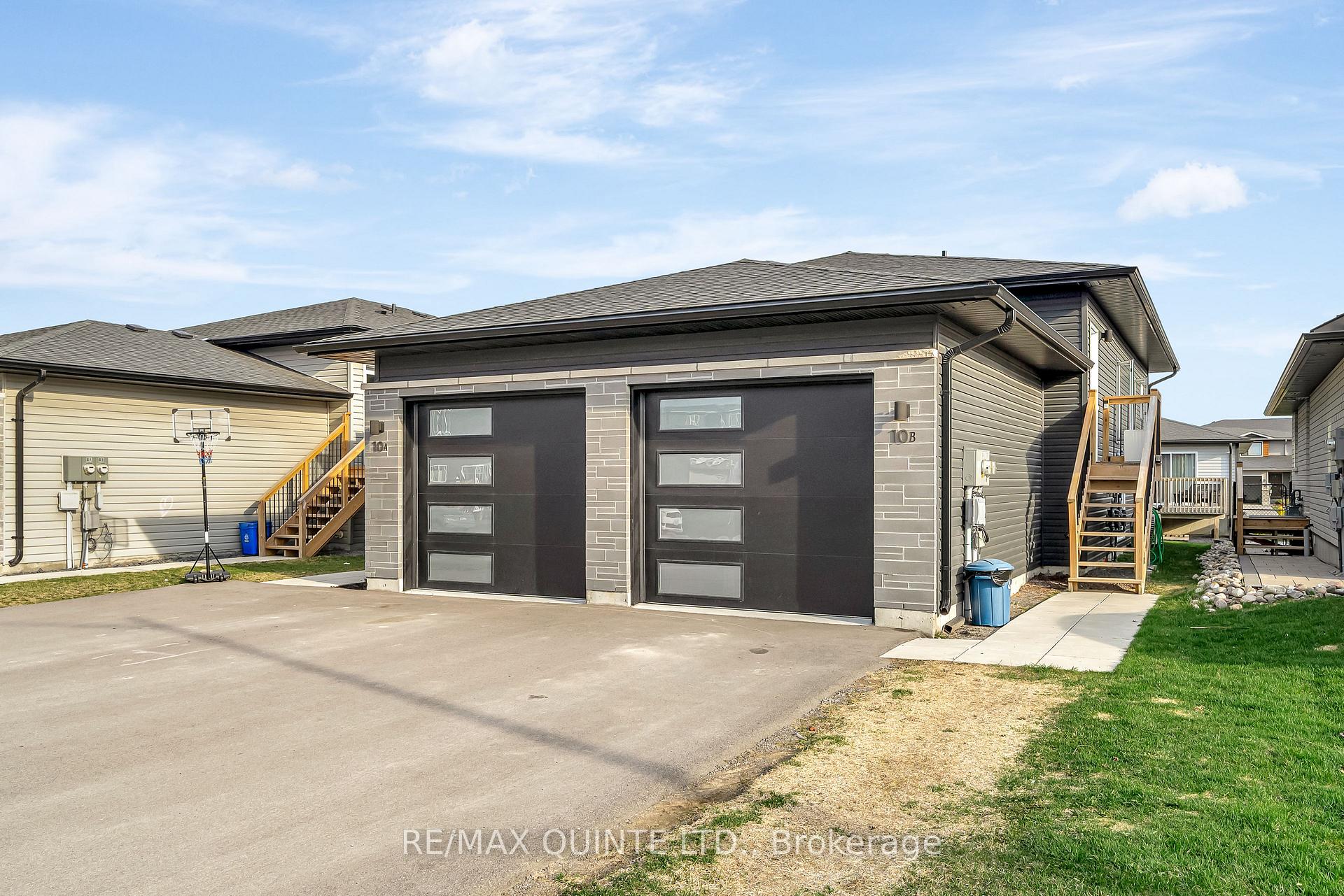 Photo 3 of Unit A & B, 10 Lehtinen Crescent, Belleville, Belleville Ward — HOMEH