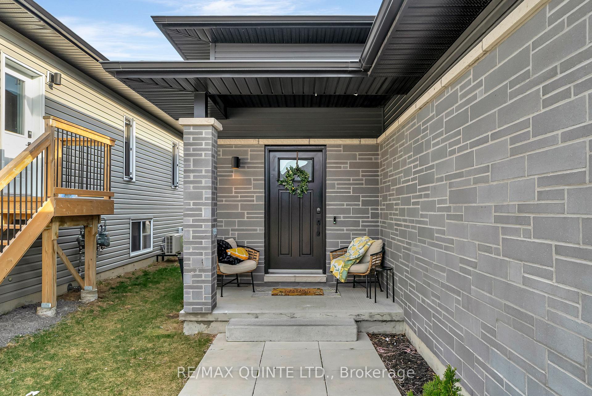 Photo 5 of Unit A & B, 10 Lehtinen Crescent, Belleville, Belleville Ward — HOMEH