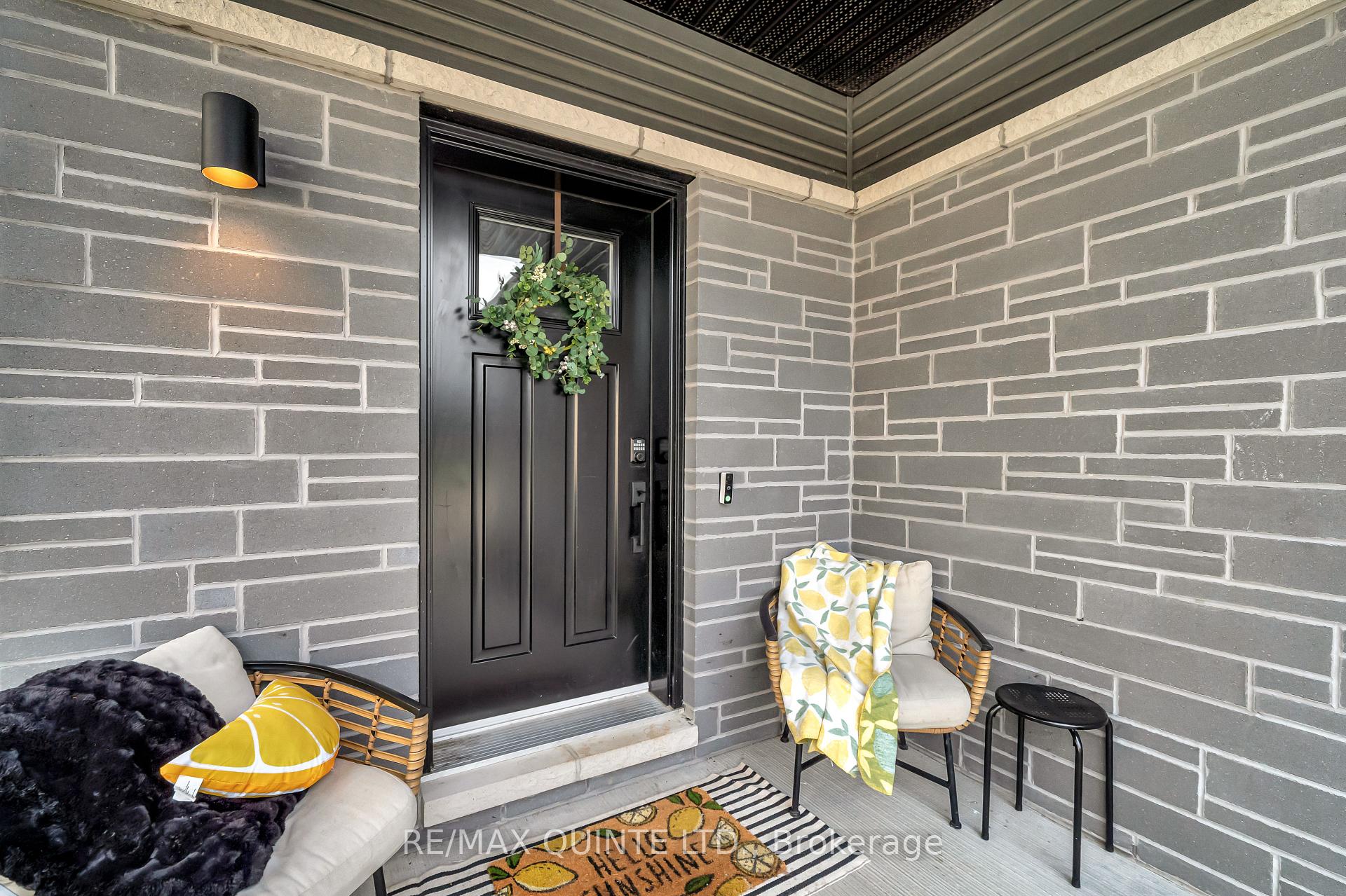 Photo 6 of Unit A & B, 10 Lehtinen Crescent, Belleville, Belleville Ward — HOMEH