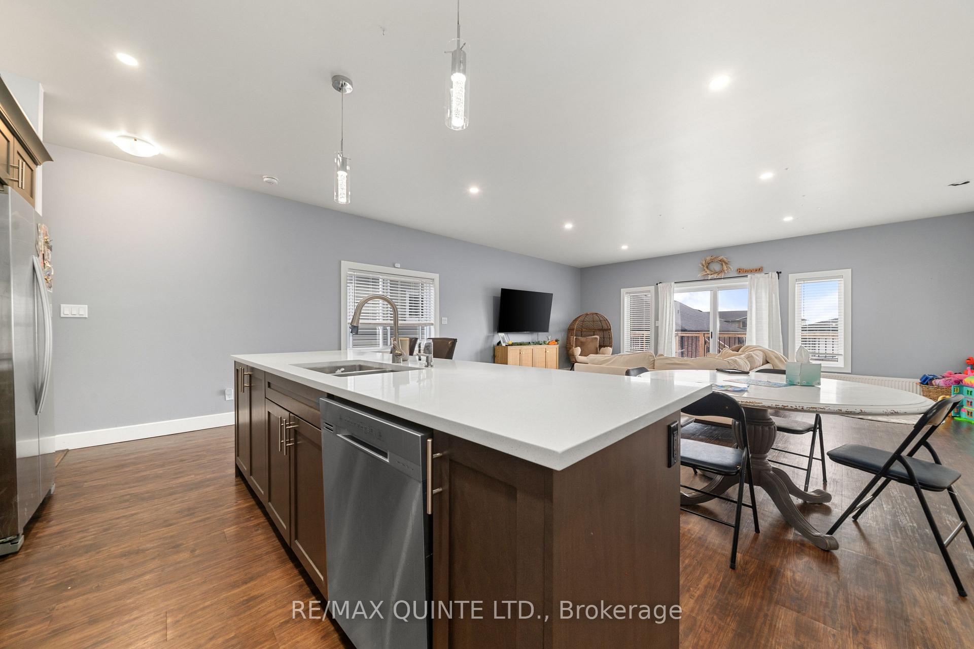 Photo 10 of Unit A & B, 10 Lehtinen Crescent, Belleville, Belleville Ward — HOMEH