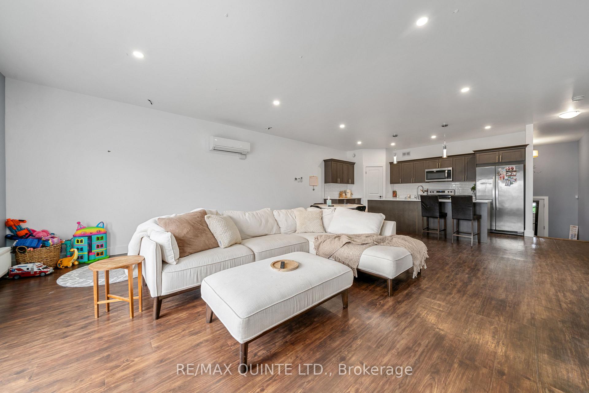 Photo 16 of Unit A & B, 10 Lehtinen Crescent, Belleville, Belleville Ward — HOMEH