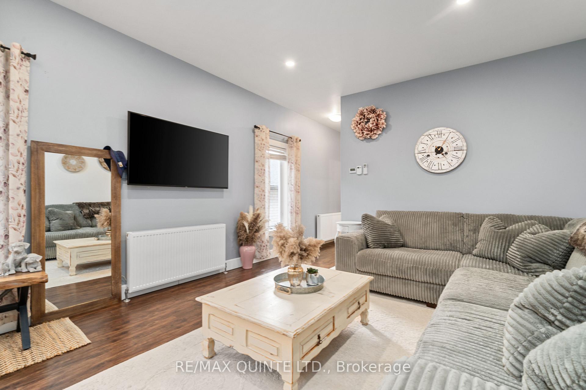 Photo 31 of Unit A & B, 10 Lehtinen Crescent, Belleville, Belleville Ward — HOMEH